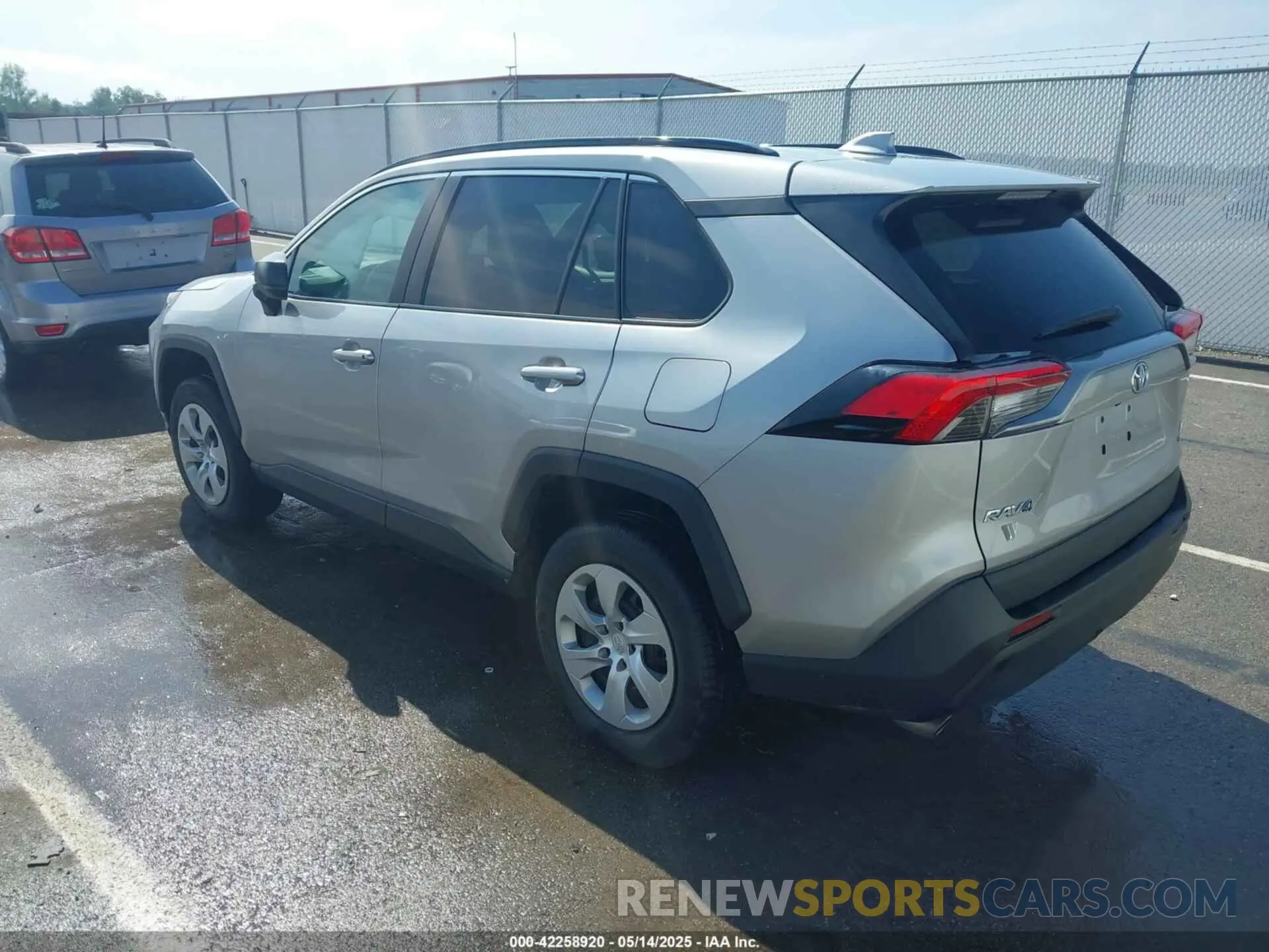 3 Photograph of a damaged car 2T3F1RFV0MC142978 TOYOTA RAV4 2021