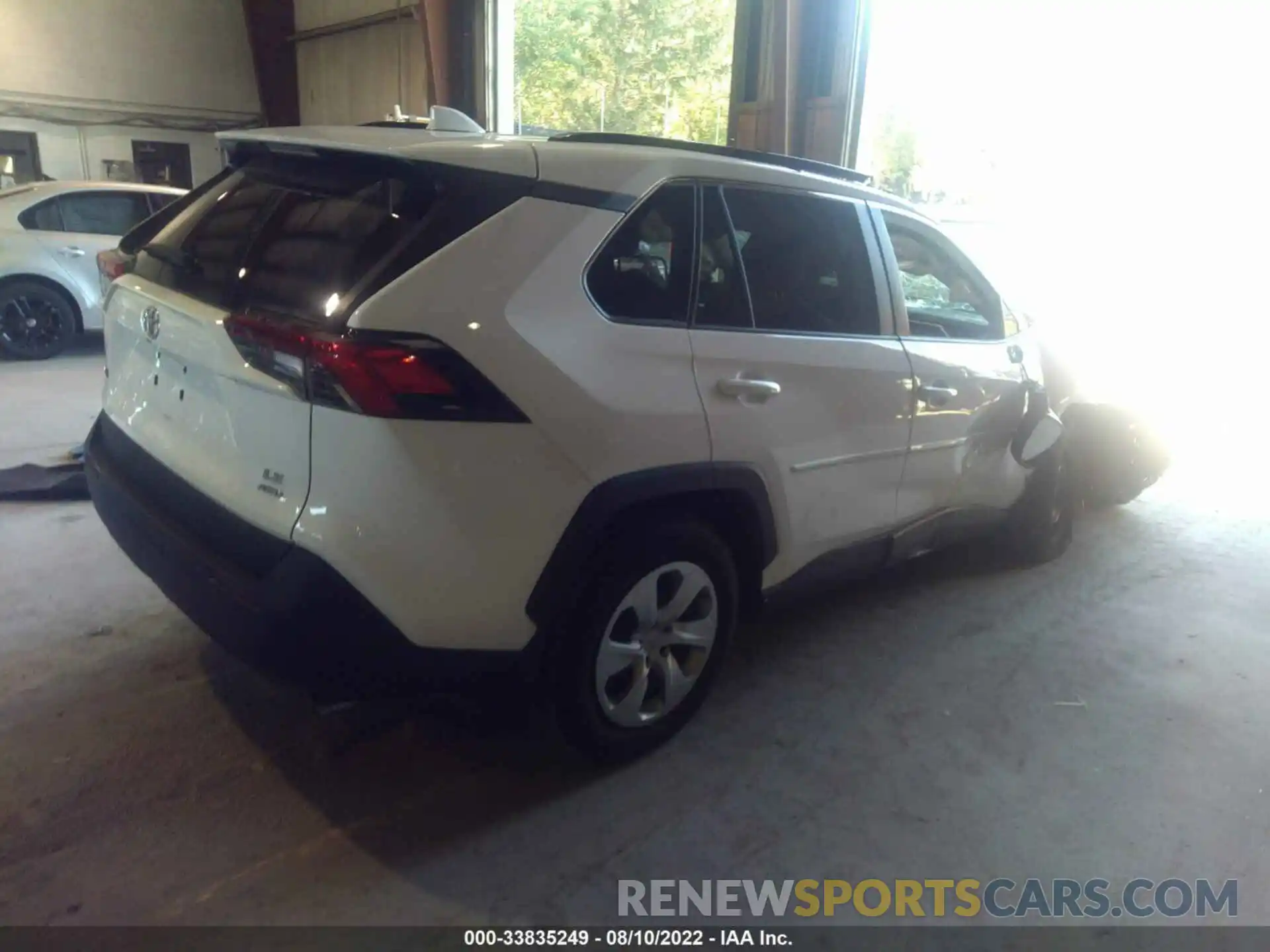 4 Photograph of a damaged car 2T3F1RFV0MC170389 TOYOTA RAV4 2021