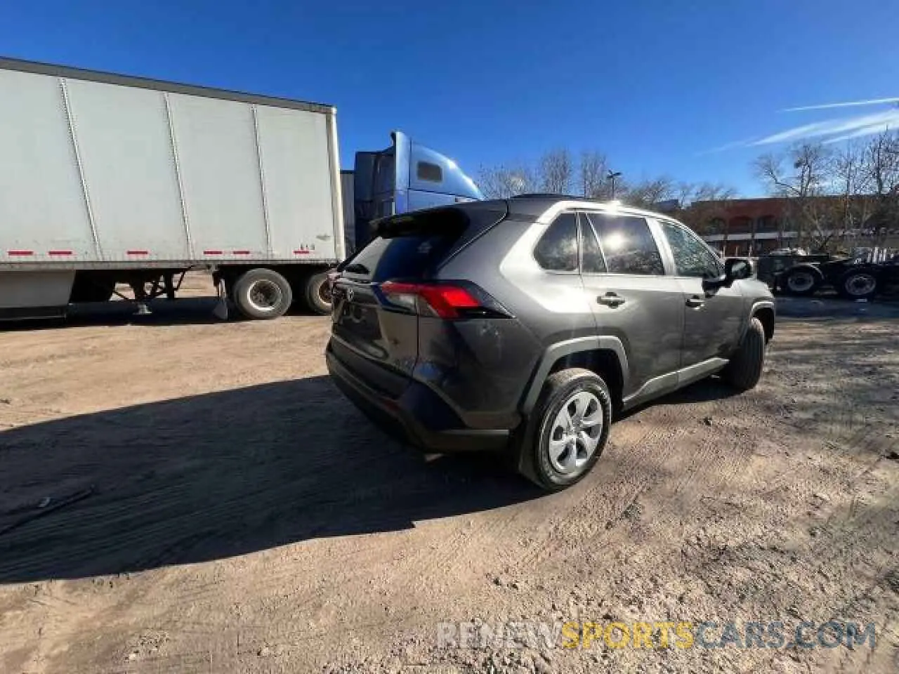 4 Photograph of a damaged car 2T3F1RFV0MC185698 TOYOTA RAV4 2021