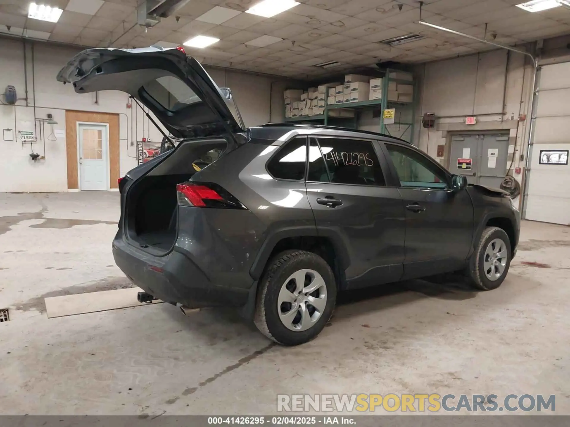 4 Photograph of a damaged car 2T3F1RFV0MC204959 TOYOTA RAV4 2021