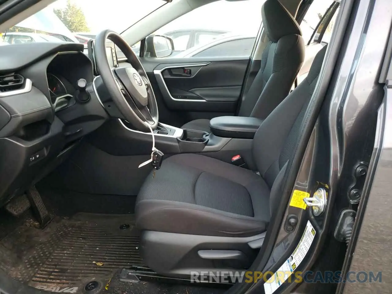 7 Photograph of a damaged car 2T3F1RFV0MW142056 TOYOTA RAV4 2021