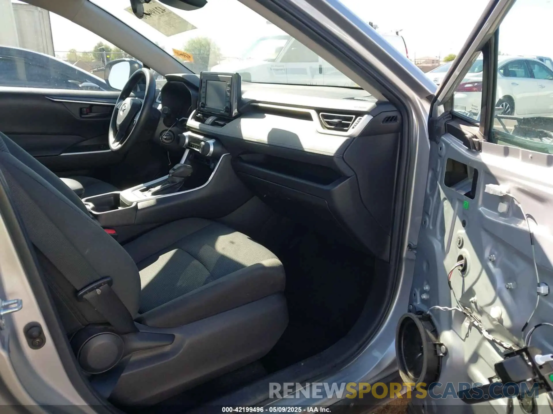 5 Photograph of a damaged car 2T3F1RFV1MC249117 TOYOTA RAV4 2021
