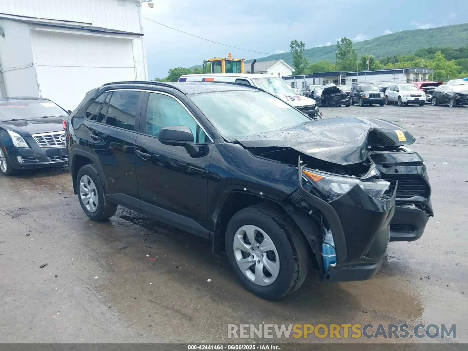 1 Photograph of a damaged car 2T3F1RFV2MC152430 TOYOTA RAV4 2021