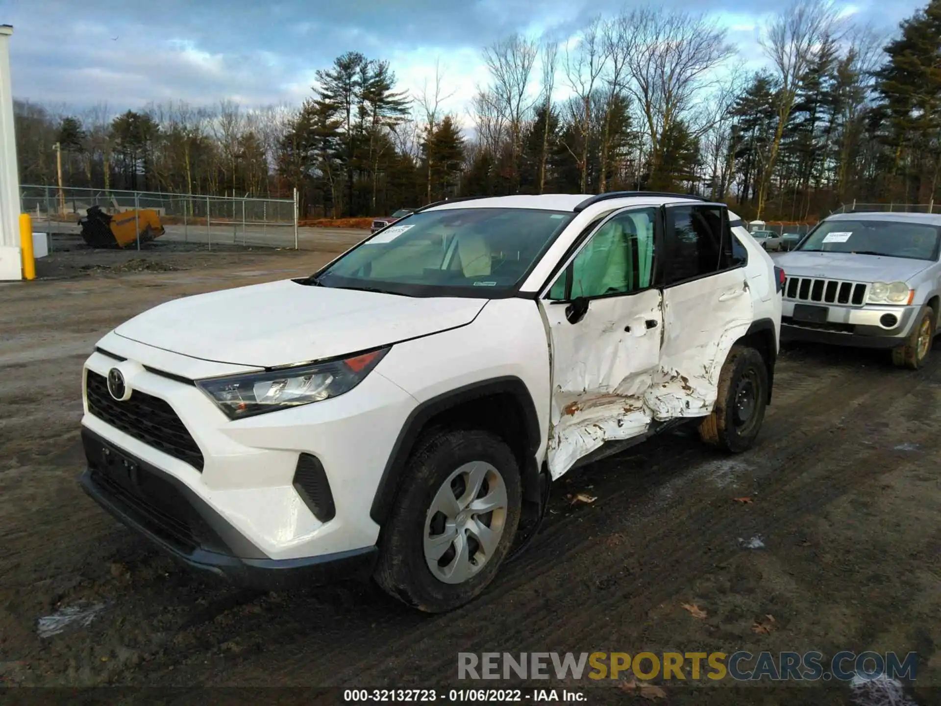 2 Photograph of a damaged car 2T3F1RFV2MC164058 TOYOTA RAV4 2021