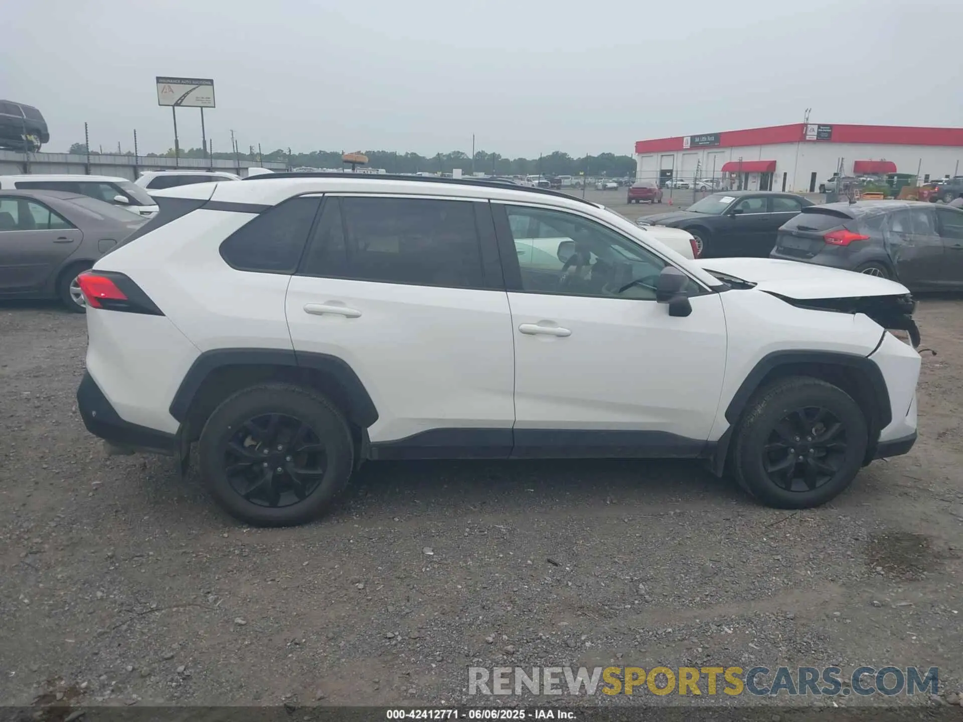 14 Photograph of a damaged car 2T3F1RFV2MC213582 TOYOTA RAV4 2021