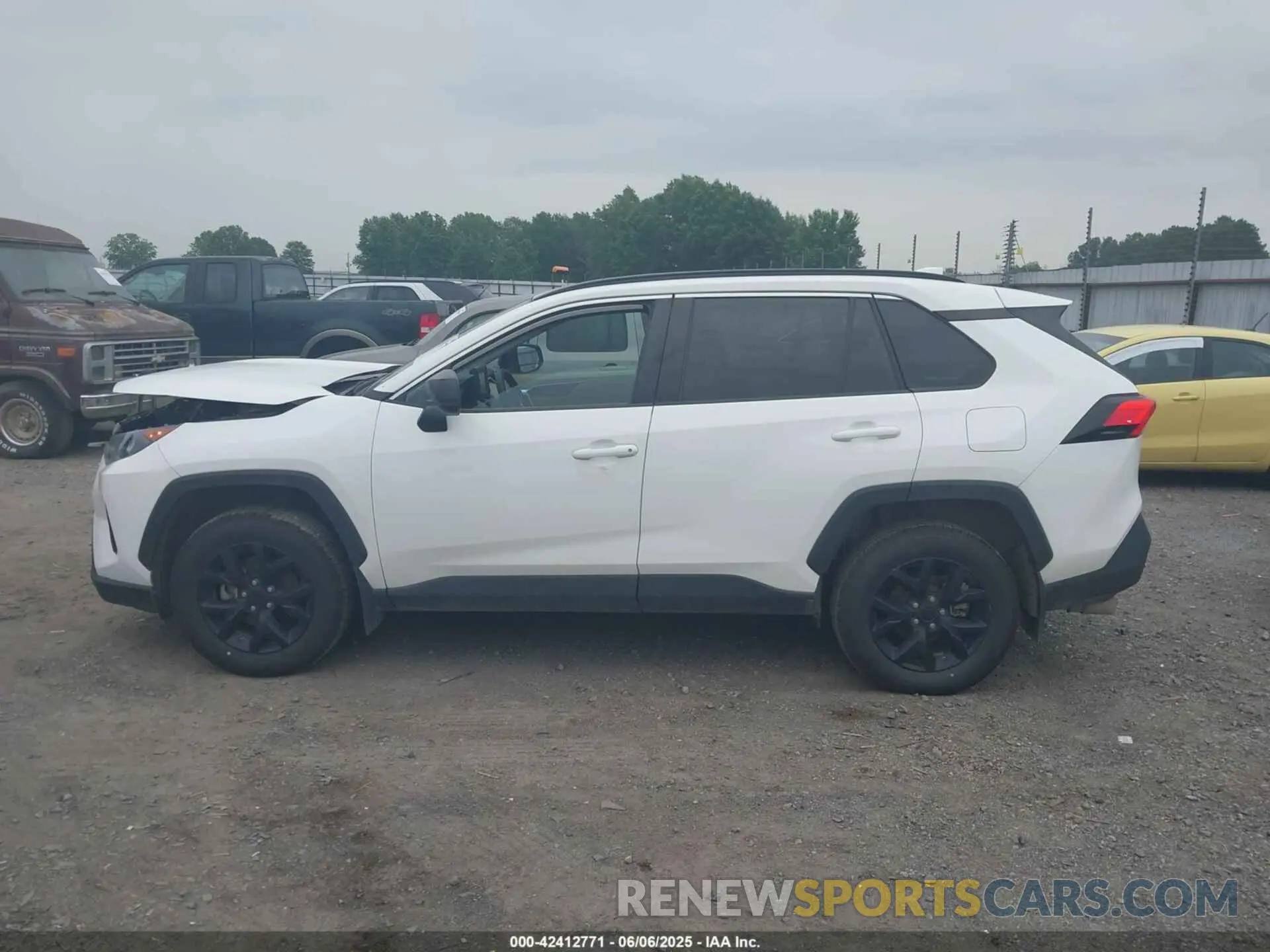 15 Photograph of a damaged car 2T3F1RFV2MC213582 TOYOTA RAV4 2021