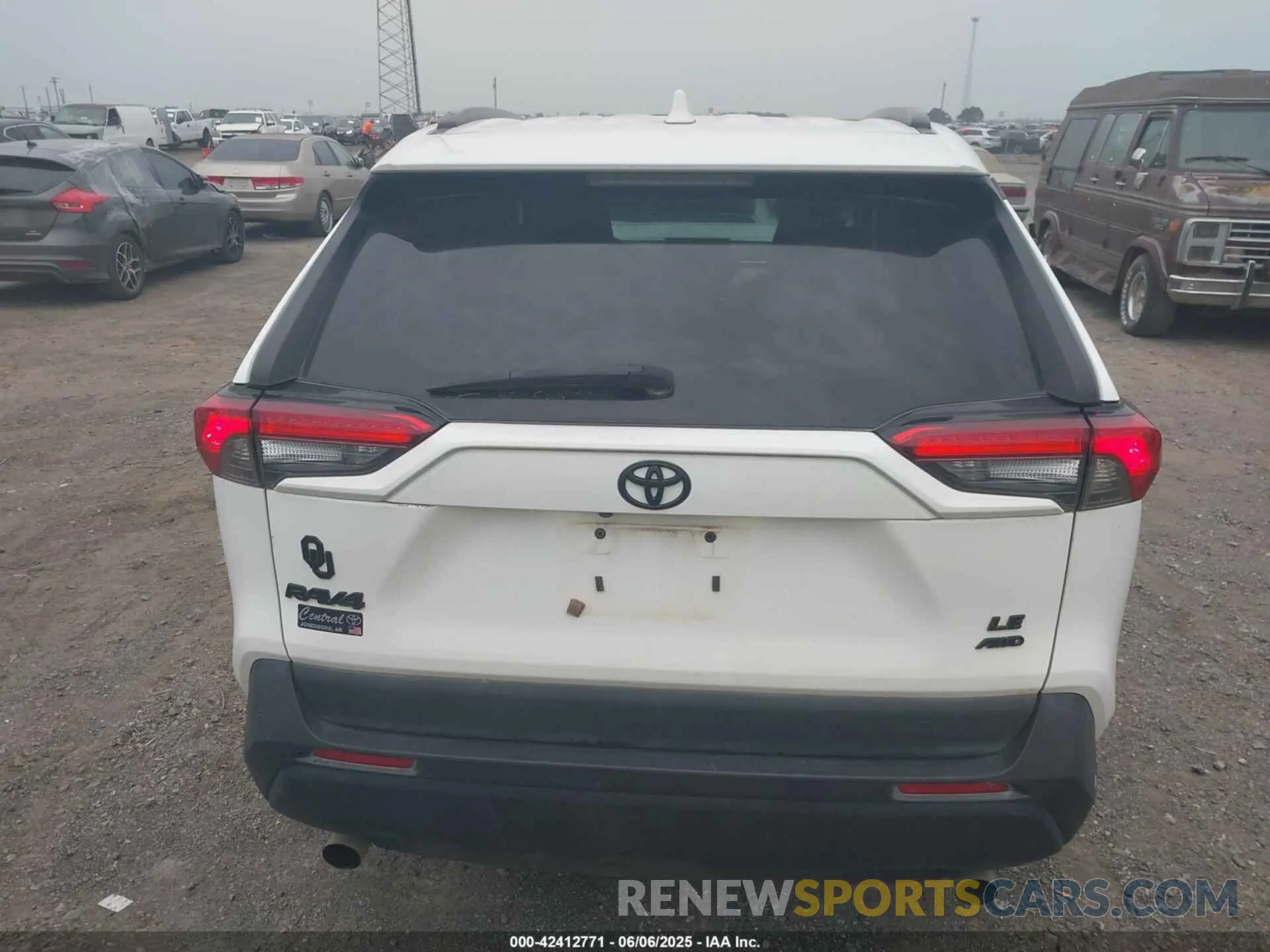 17 Photograph of a damaged car 2T3F1RFV2MC213582 TOYOTA RAV4 2021
