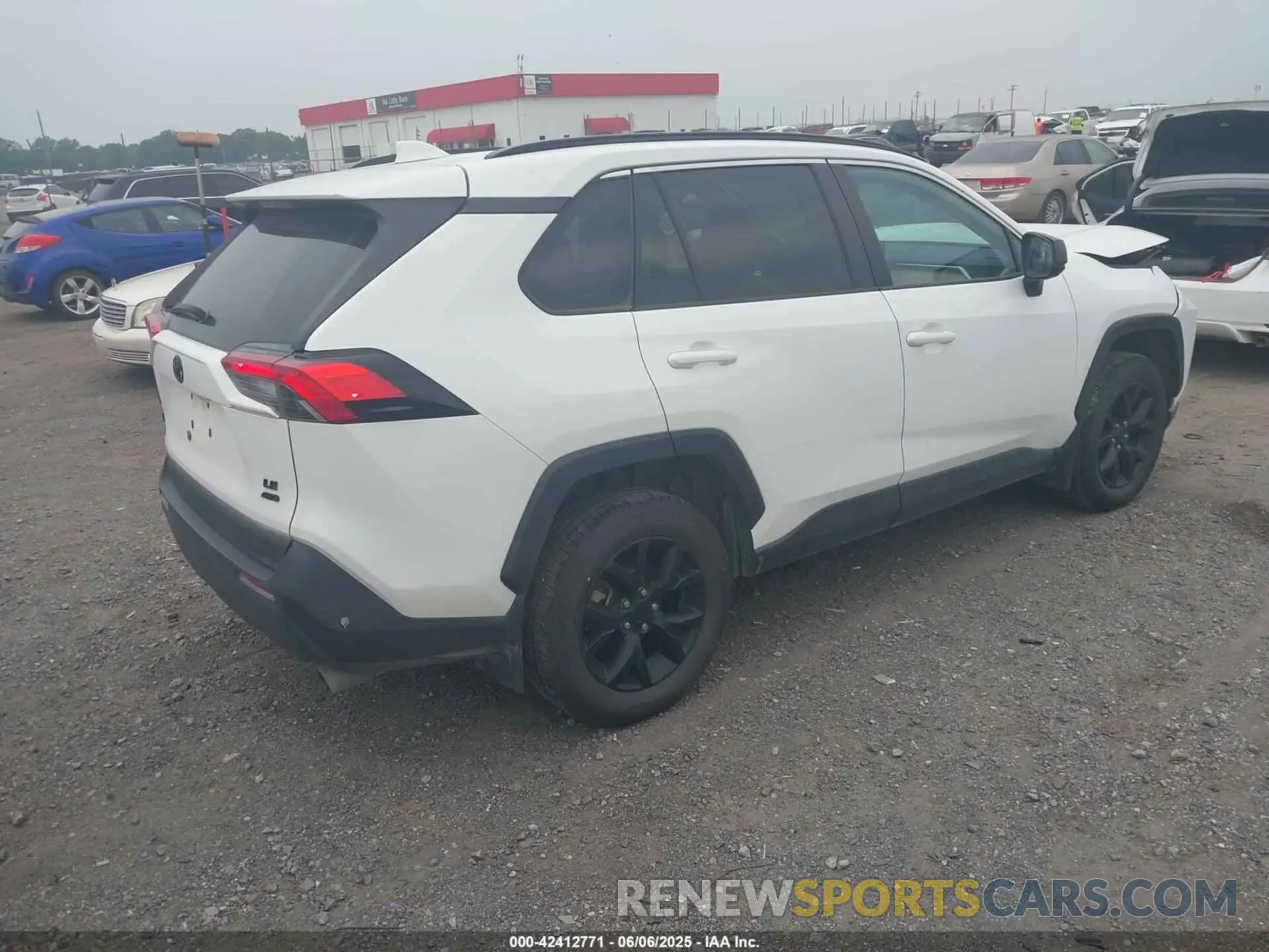 4 Photograph of a damaged car 2T3F1RFV2MC213582 TOYOTA RAV4 2021