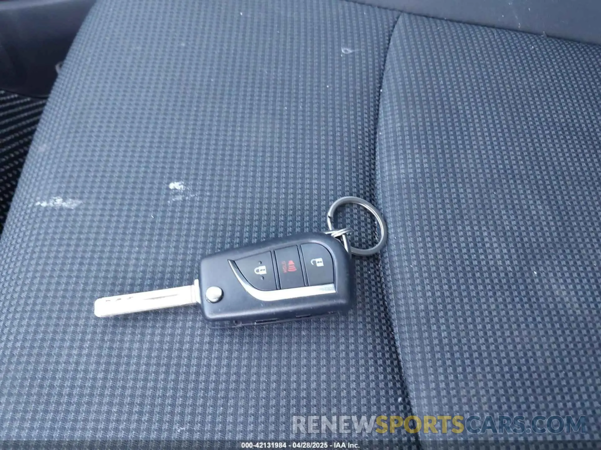 11 Photograph of a damaged car 2T3F1RFV2MC237378 TOYOTA RAV4 2021