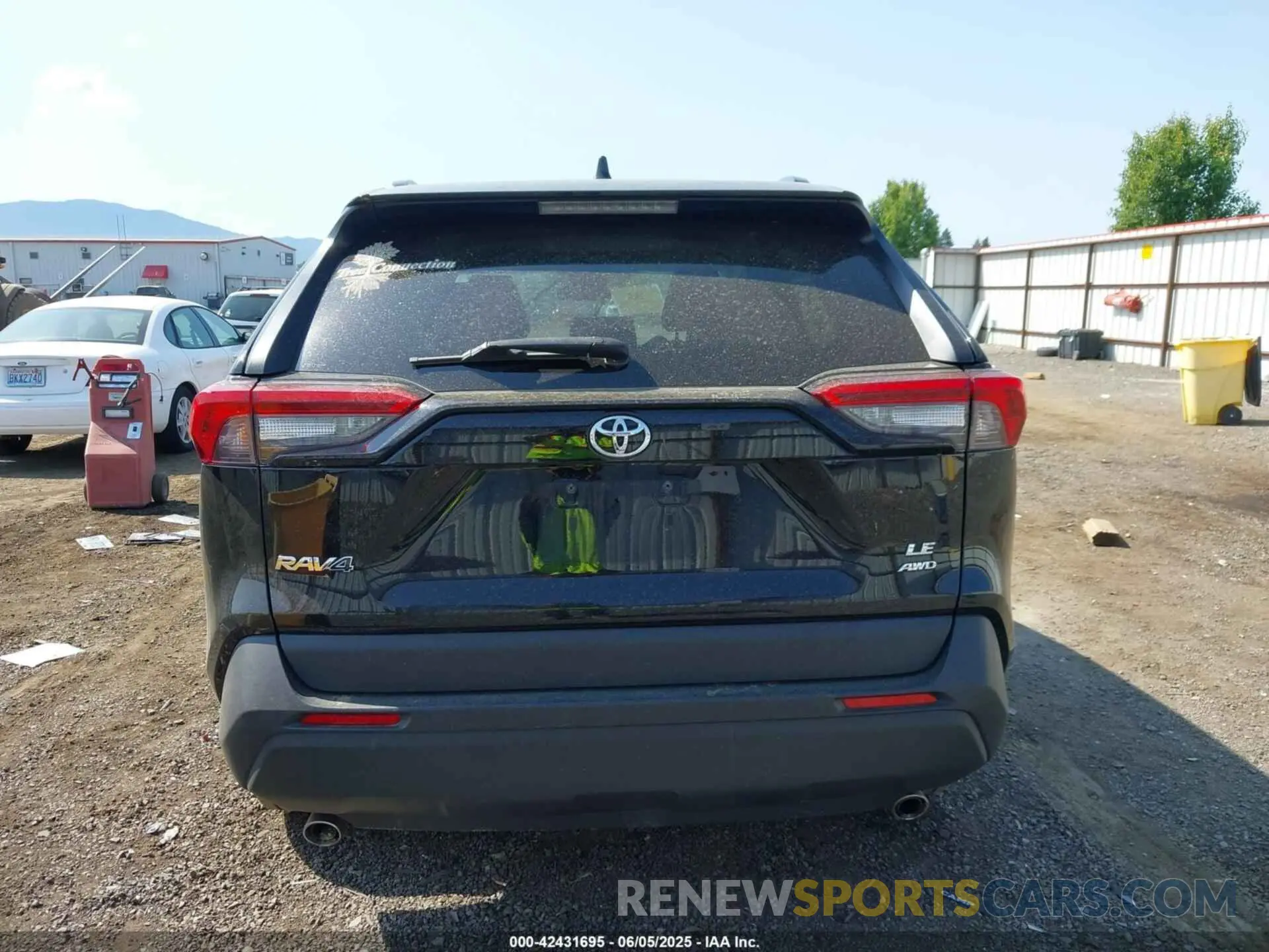 17 Photograph of a damaged car 2T3F1RFV2MC250048 TOYOTA RAV4 2021