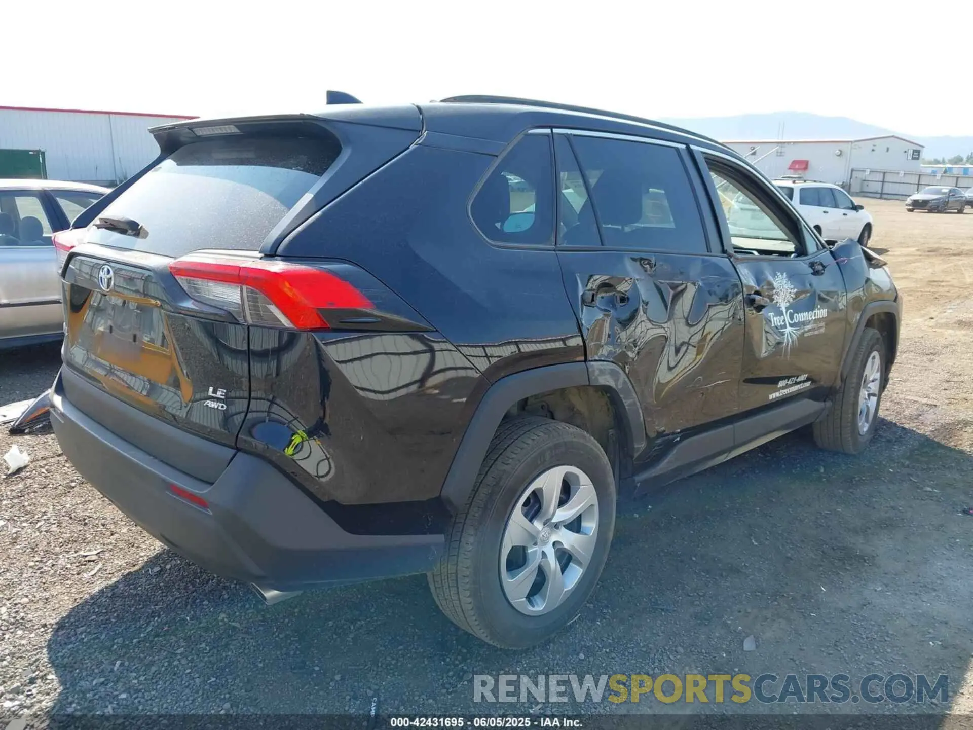 4 Photograph of a damaged car 2T3F1RFV2MC250048 TOYOTA RAV4 2021