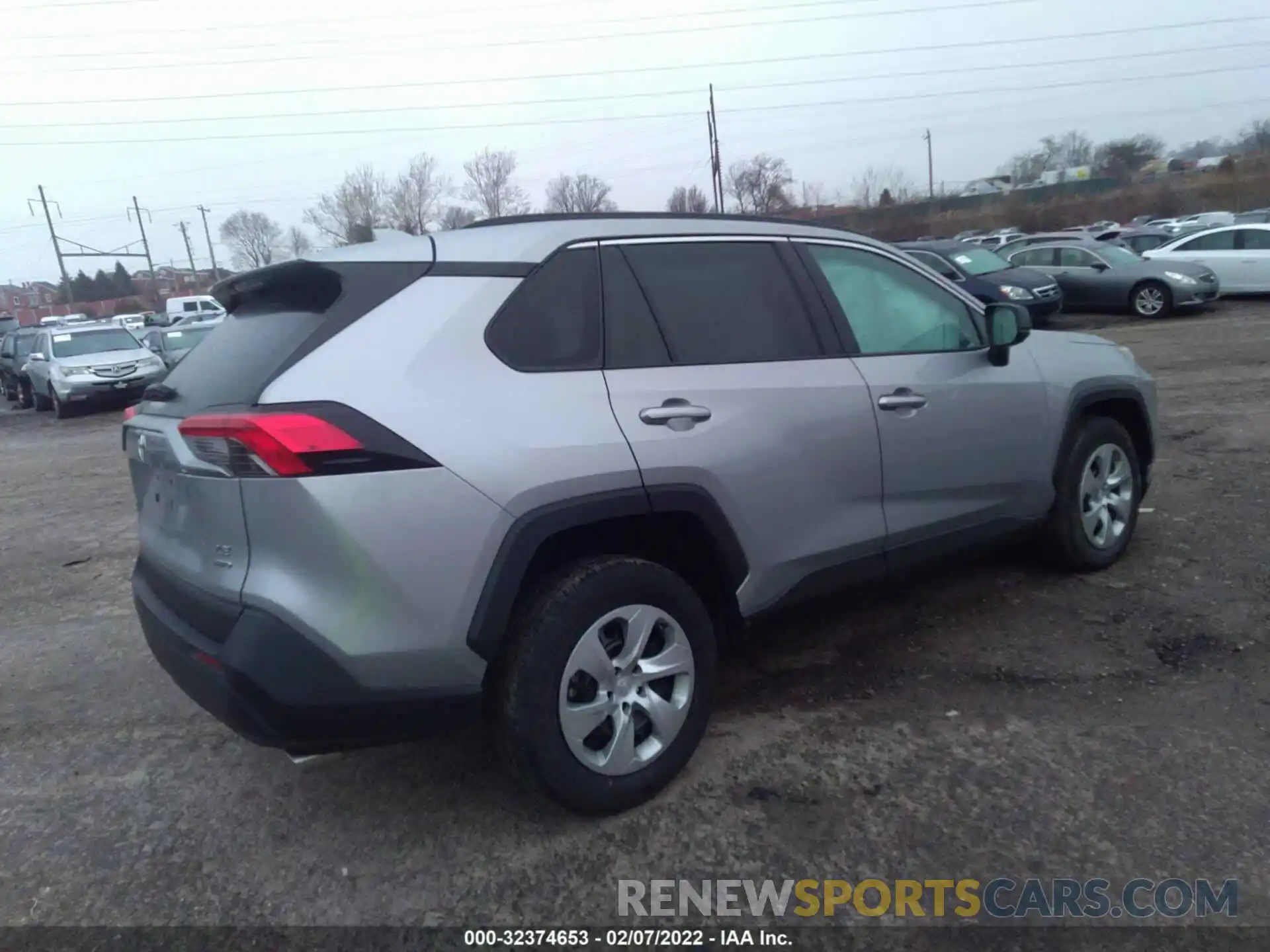 4 Photograph of a damaged car 2T3F1RFV2MW159330 TOYOTA RAV4 2021