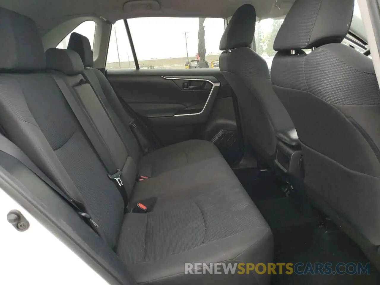 11 Photograph of a damaged car 2T3F1RFV2MW175124 TOYOTA RAV4 2021