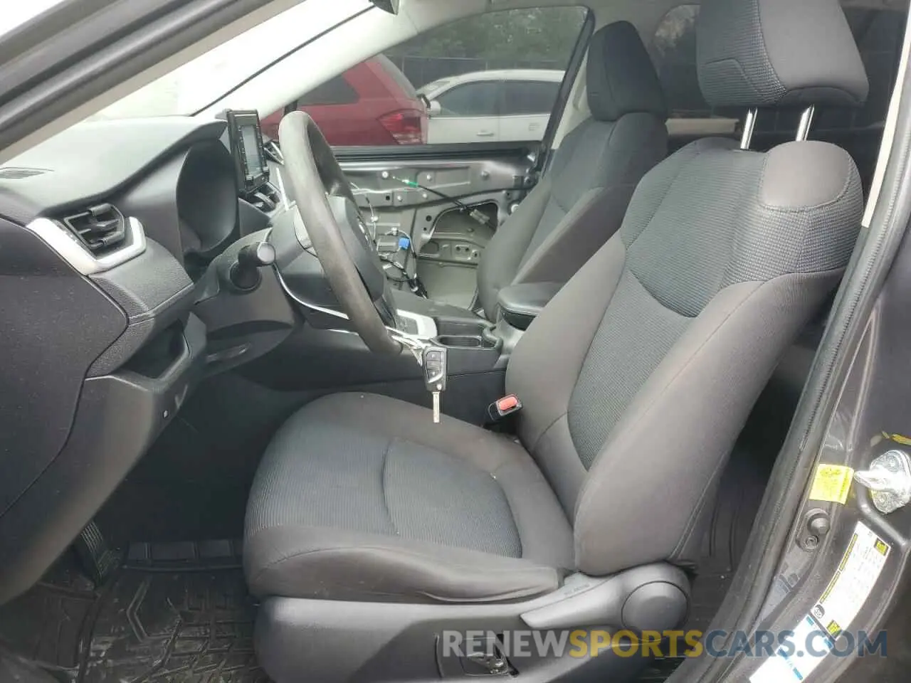 7 Photograph of a damaged car 2T3F1RFV2MW239033 TOYOTA RAV4 2021