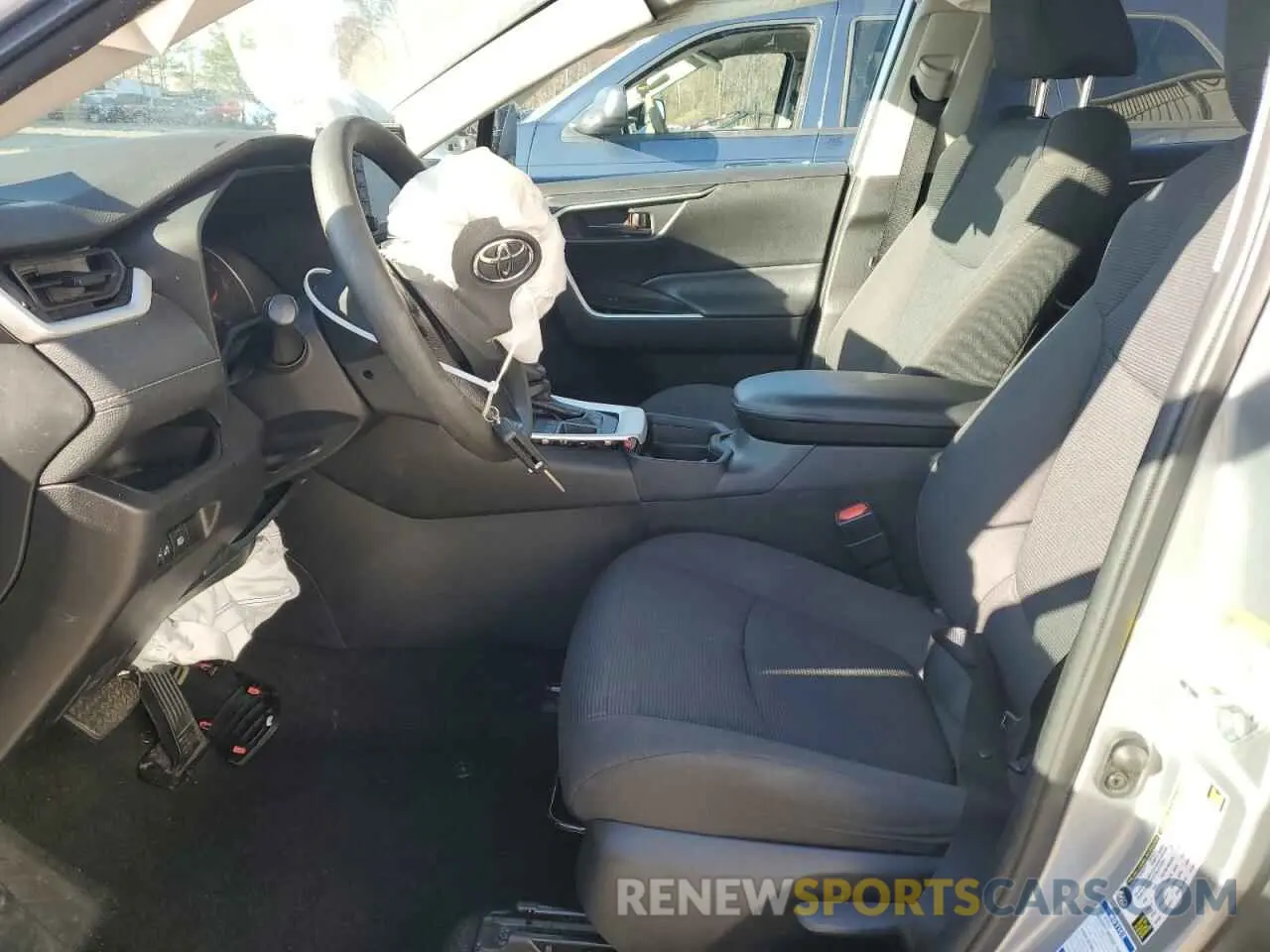 7 Photograph of a damaged car 2T3F1RFV3MC147043 TOYOTA RAV4 2021