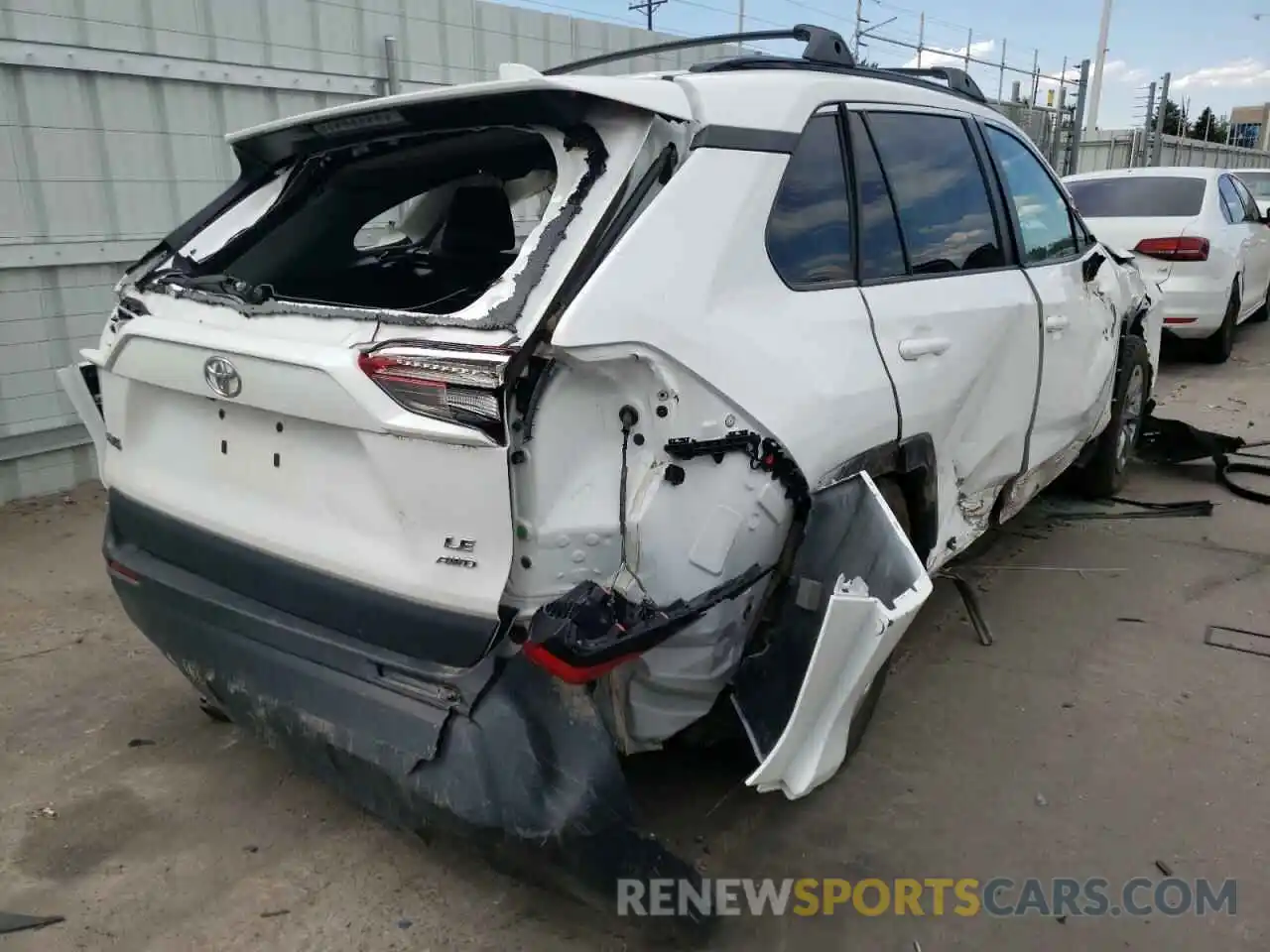 4 Photograph of a damaged car 2T3F1RFV3MC164800 TOYOTA RAV4 2021