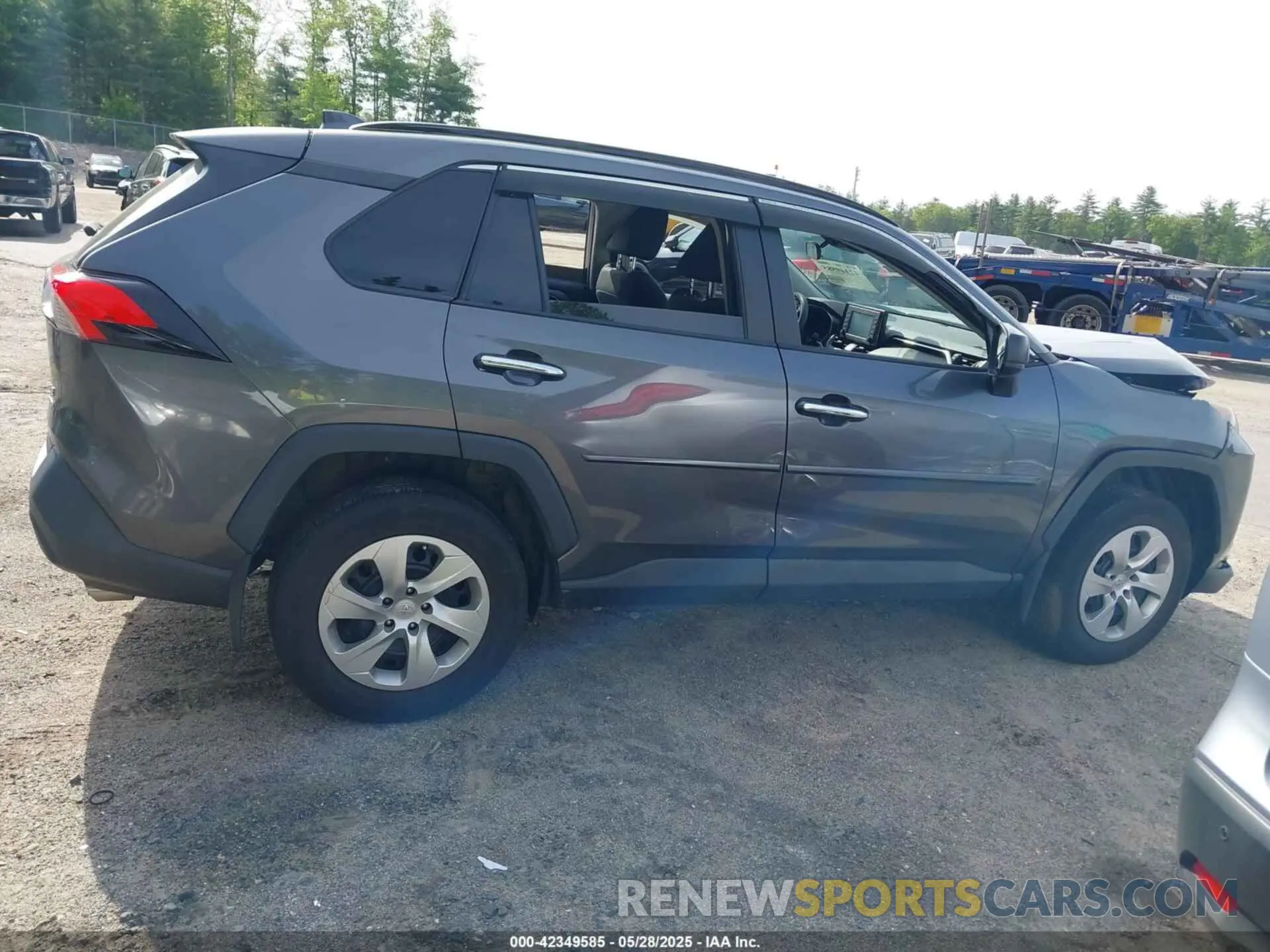 13 Photograph of a damaged car 2T3F1RFV3MC222839 TOYOTA RAV4 2021