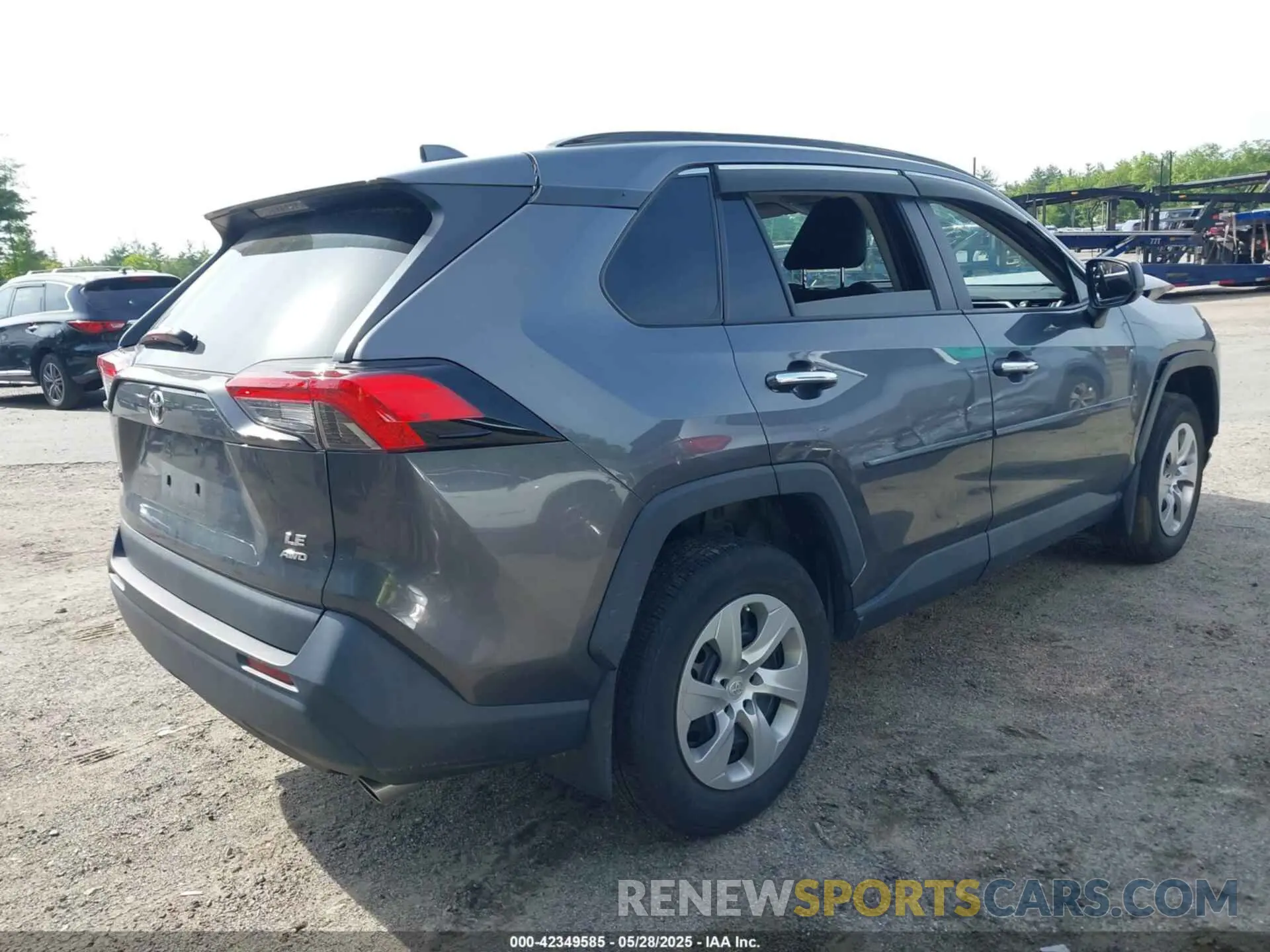 4 Photograph of a damaged car 2T3F1RFV3MC222839 TOYOTA RAV4 2021