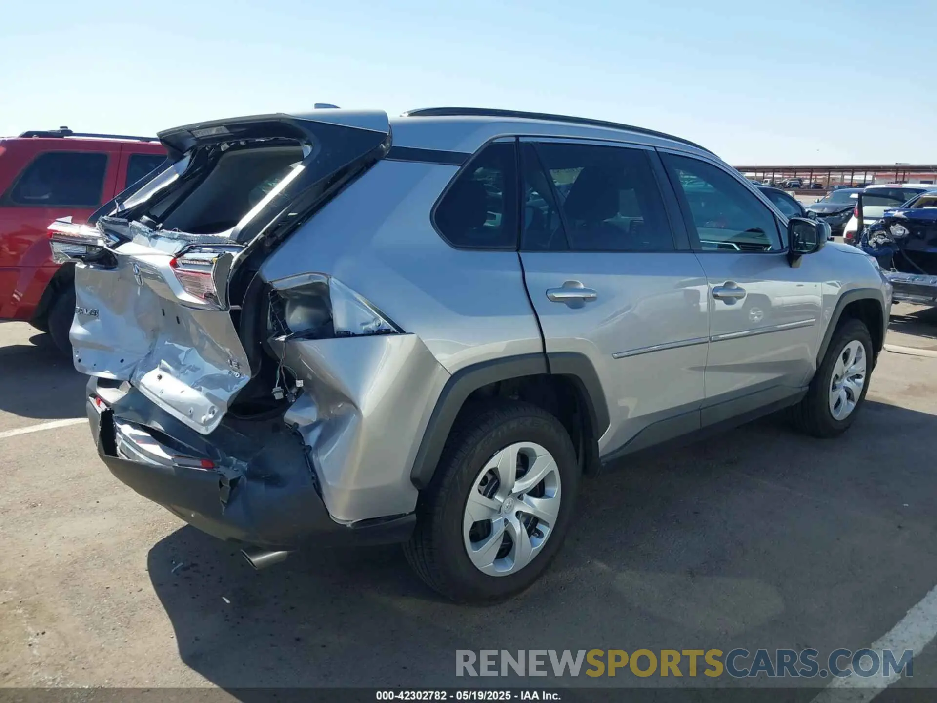 4 Photograph of a damaged car 2T3F1RFV3MC255422 TOYOTA RAV4 2021