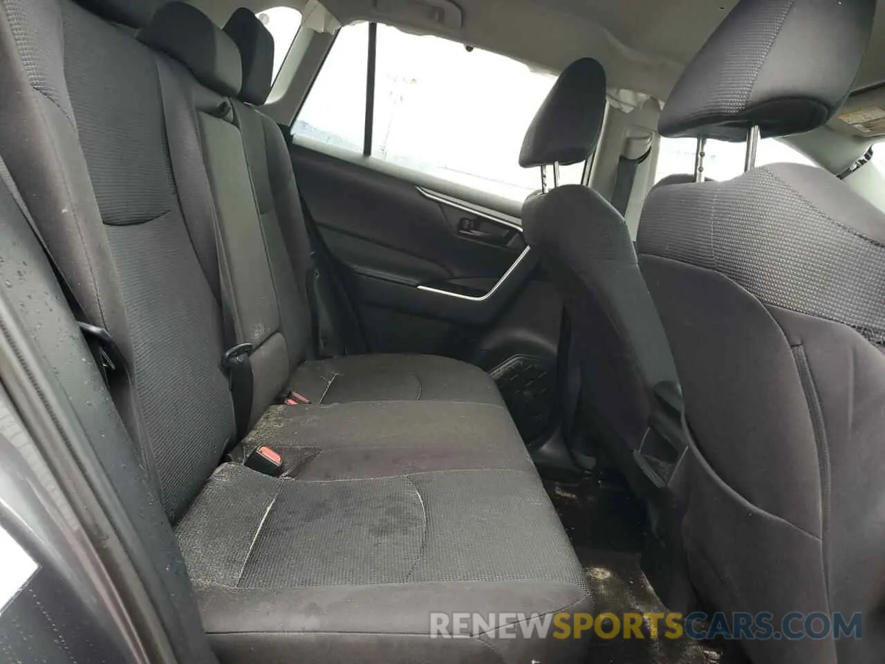 11 Photograph of a damaged car 2T3F1RFV3MW207904 TOYOTA RAV4 2021