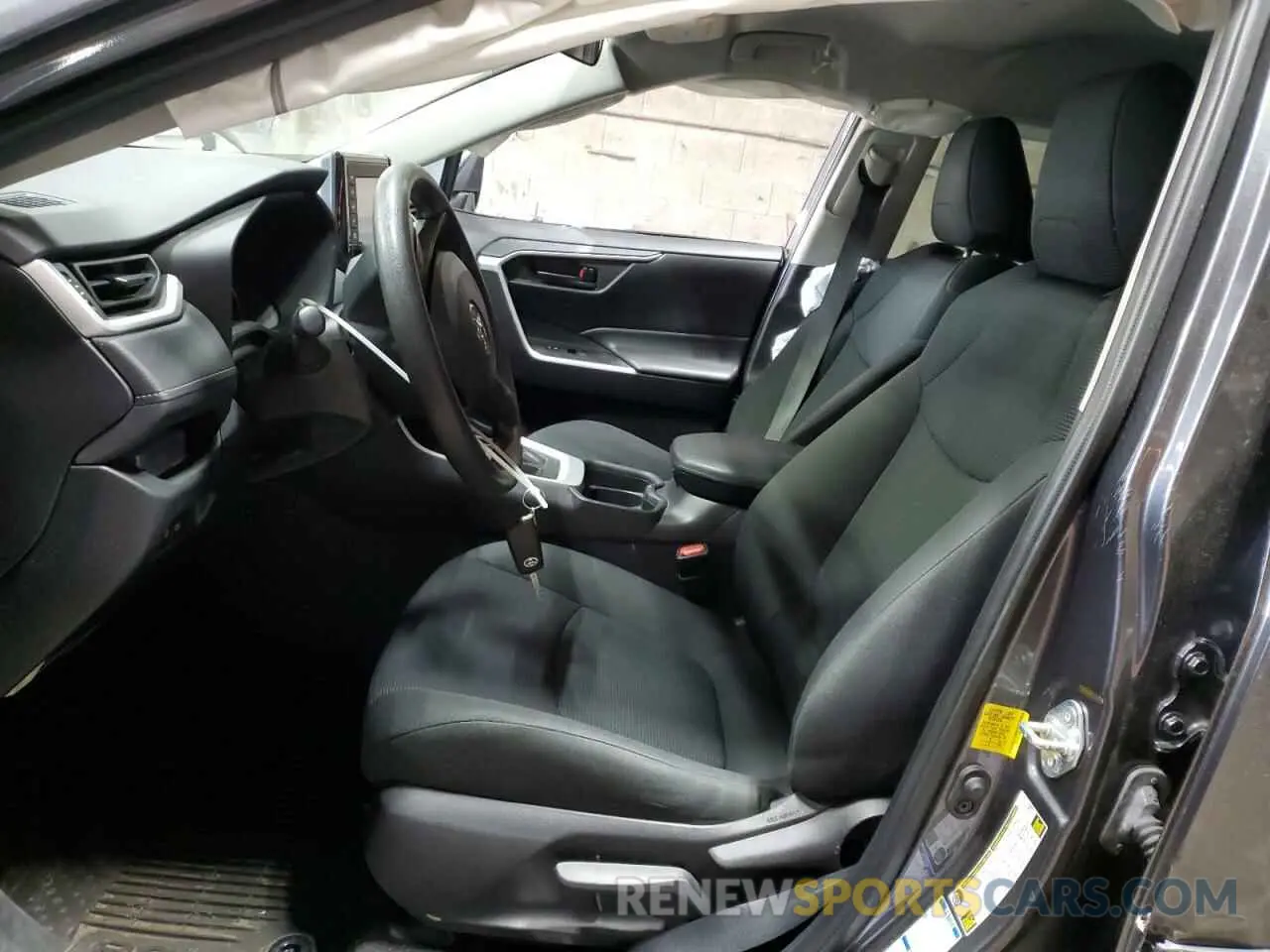 7 Photograph of a damaged car 2T3F1RFV4MC244901 TOYOTA RAV4 2021