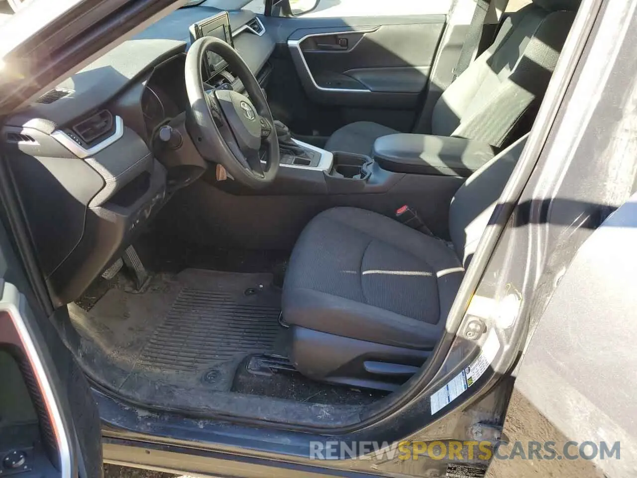 7 Photograph of a damaged car 2T3F1RFV4MW150225 TOYOTA RAV4 2021