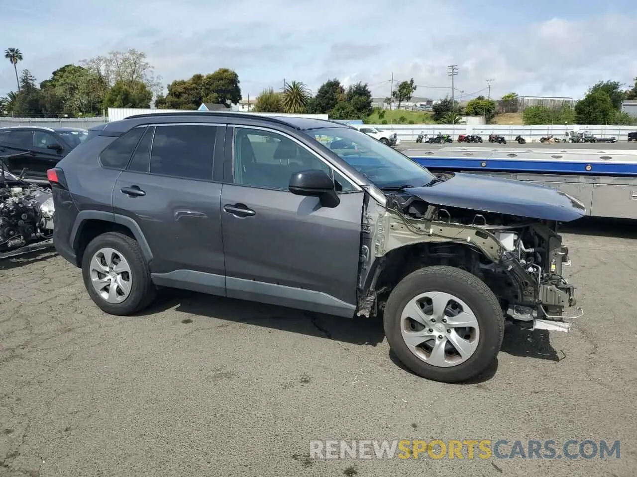 4 Photograph of a damaged car 2T3F1RFV4MW215056 TOYOTA RAV4 2021