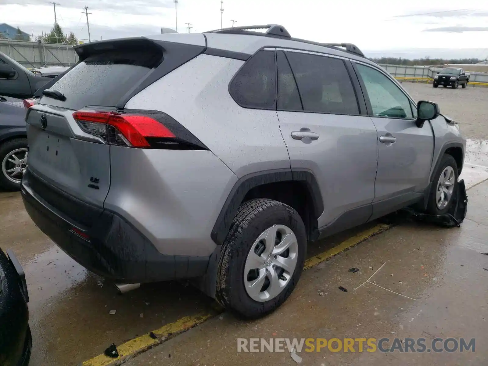 4 Photograph of a damaged car 2T3F1RFV5MC173000 TOYOTA RAV4 2021