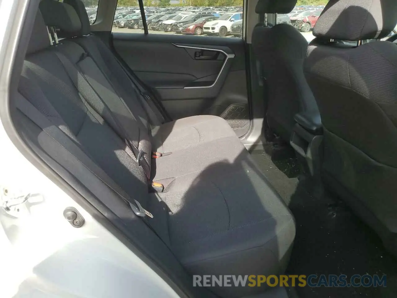 11 Photograph of a damaged car 2T3F1RFV5MC211163 TOYOTA RAV4 2021