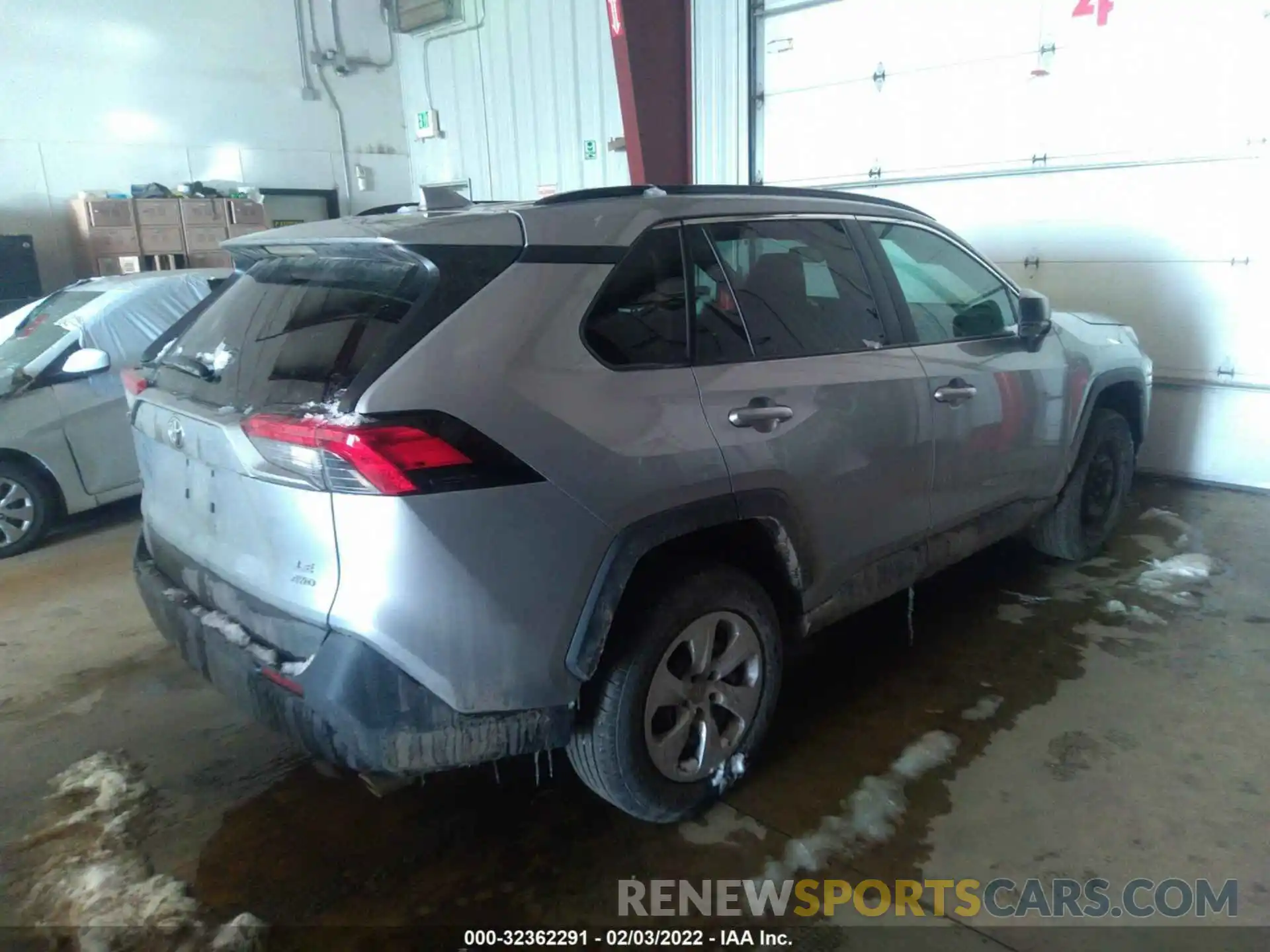 4 Photograph of a damaged car 2T3F1RFV5MW193861 TOYOTA RAV4 2021