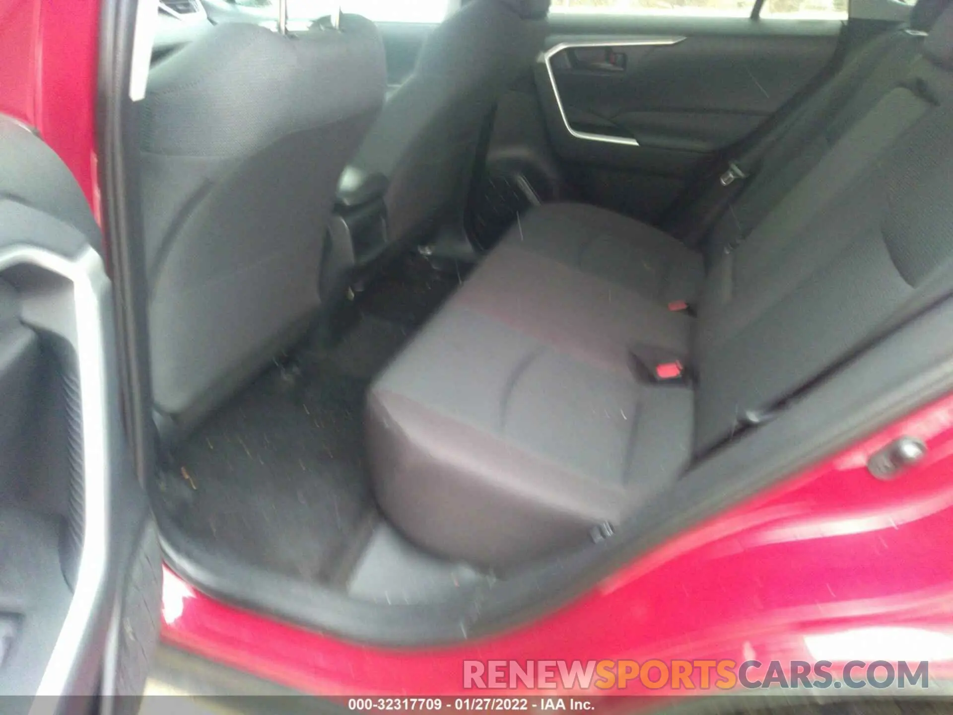 8 Photograph of a damaged car 2T3F1RFV5MW207600 TOYOTA RAV4 2021