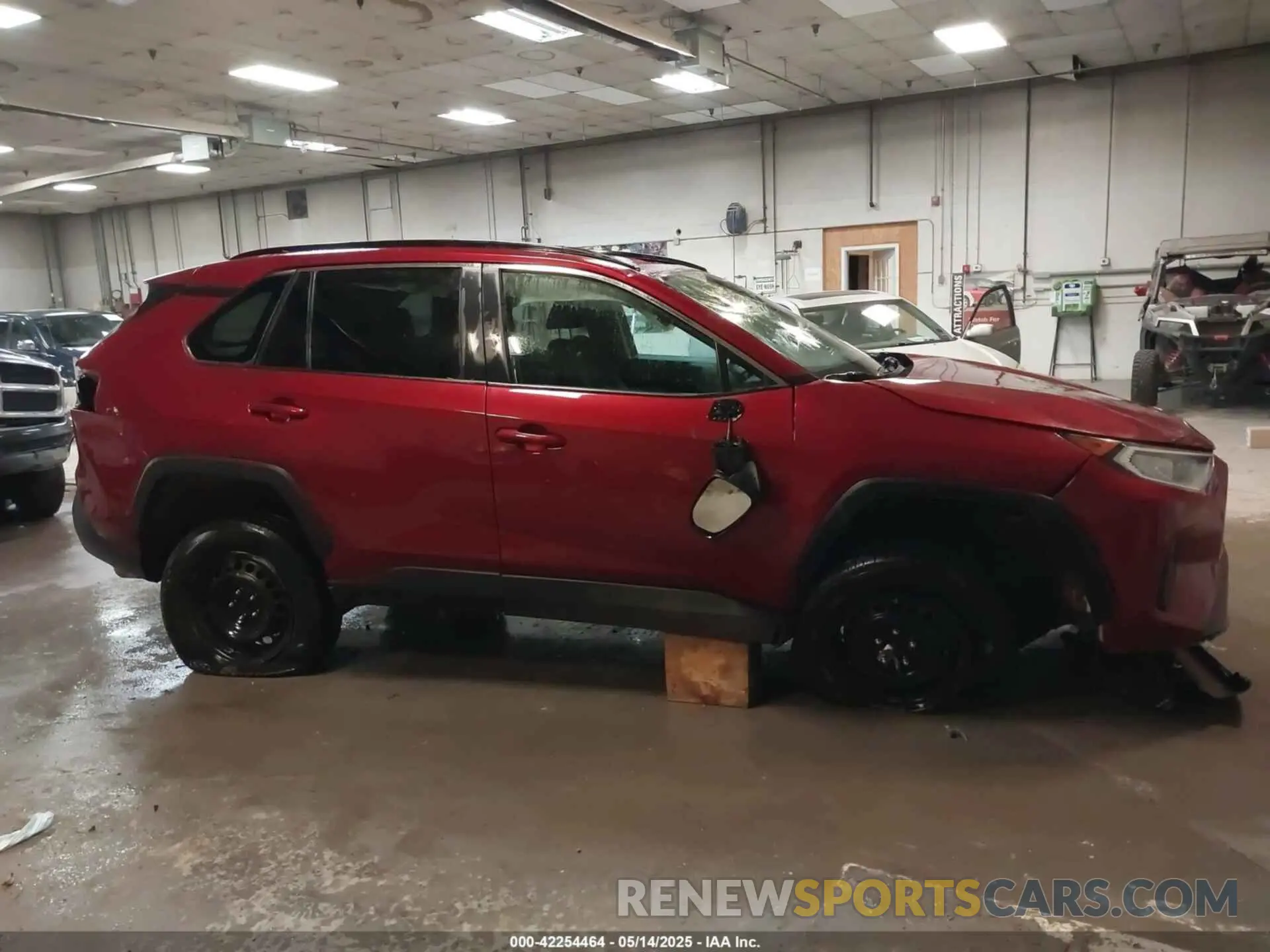 14 Photograph of a damaged car 2T3F1RFV6MC146405 TOYOTA RAV4 2021