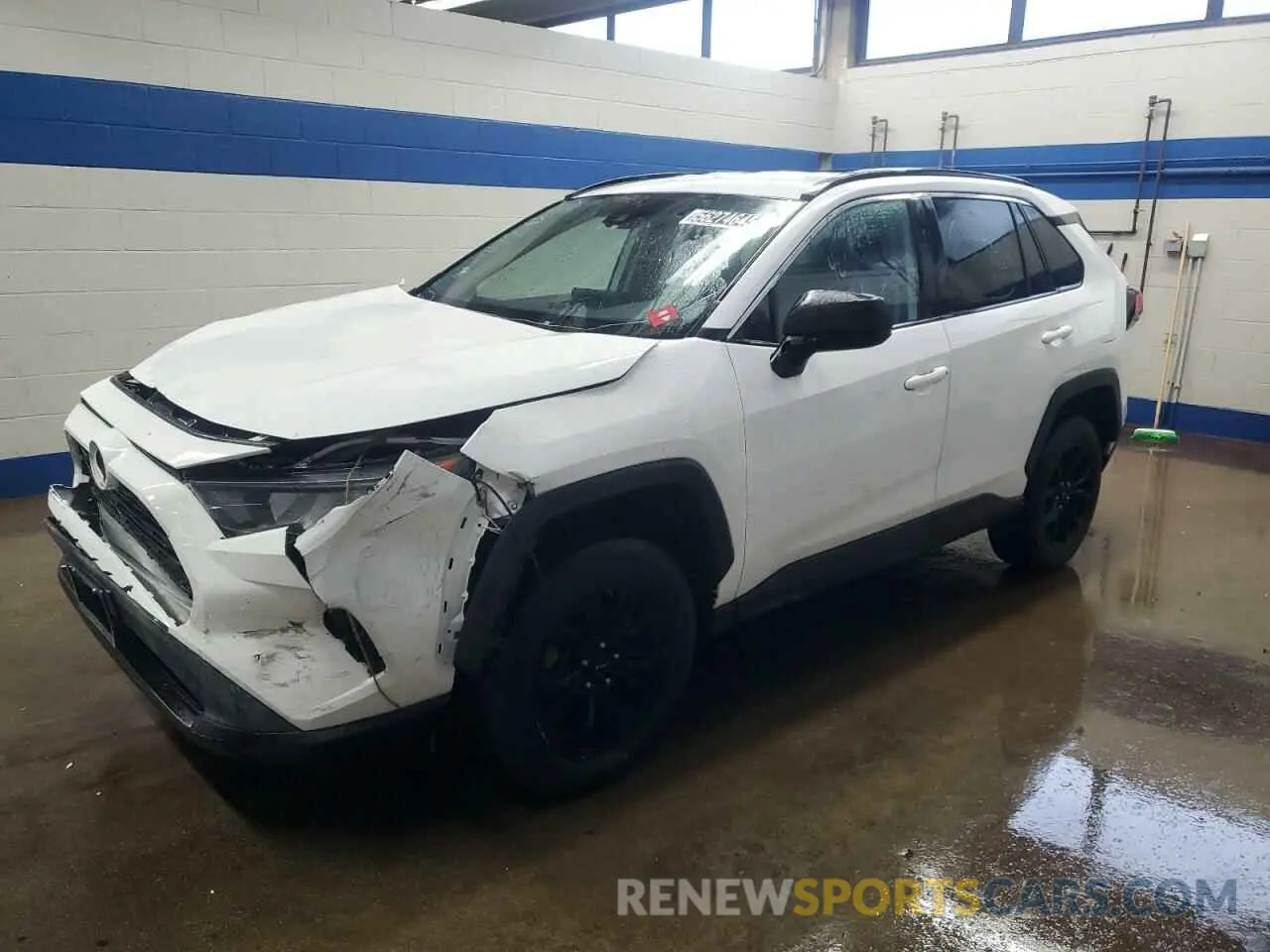 1 Photograph of a damaged car 2T3F1RFV6MC256385 TOYOTA RAV4 2021