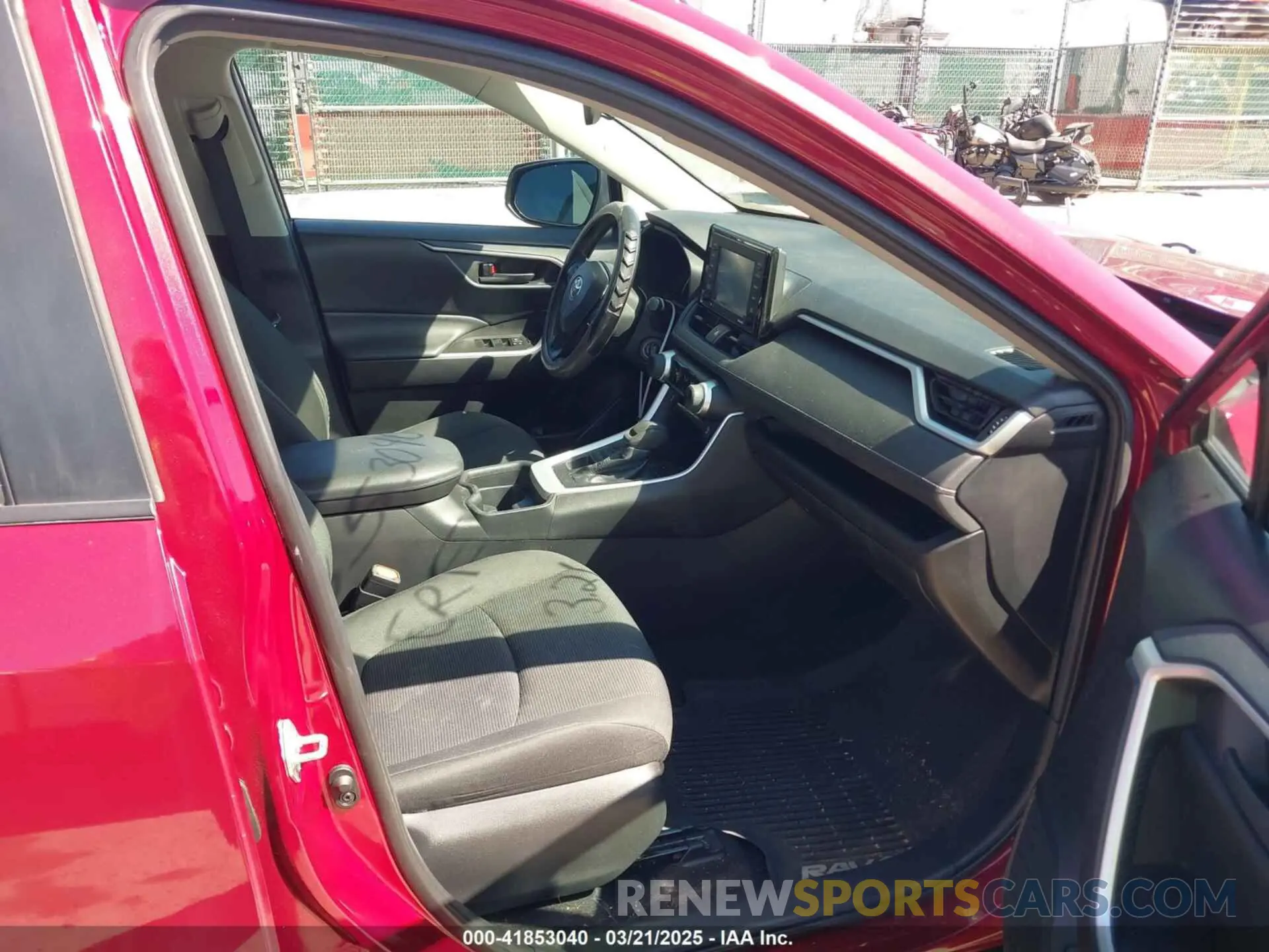 5 Photograph of a damaged car 2T3F1RFV6MW153188 TOYOTA RAV4 2021