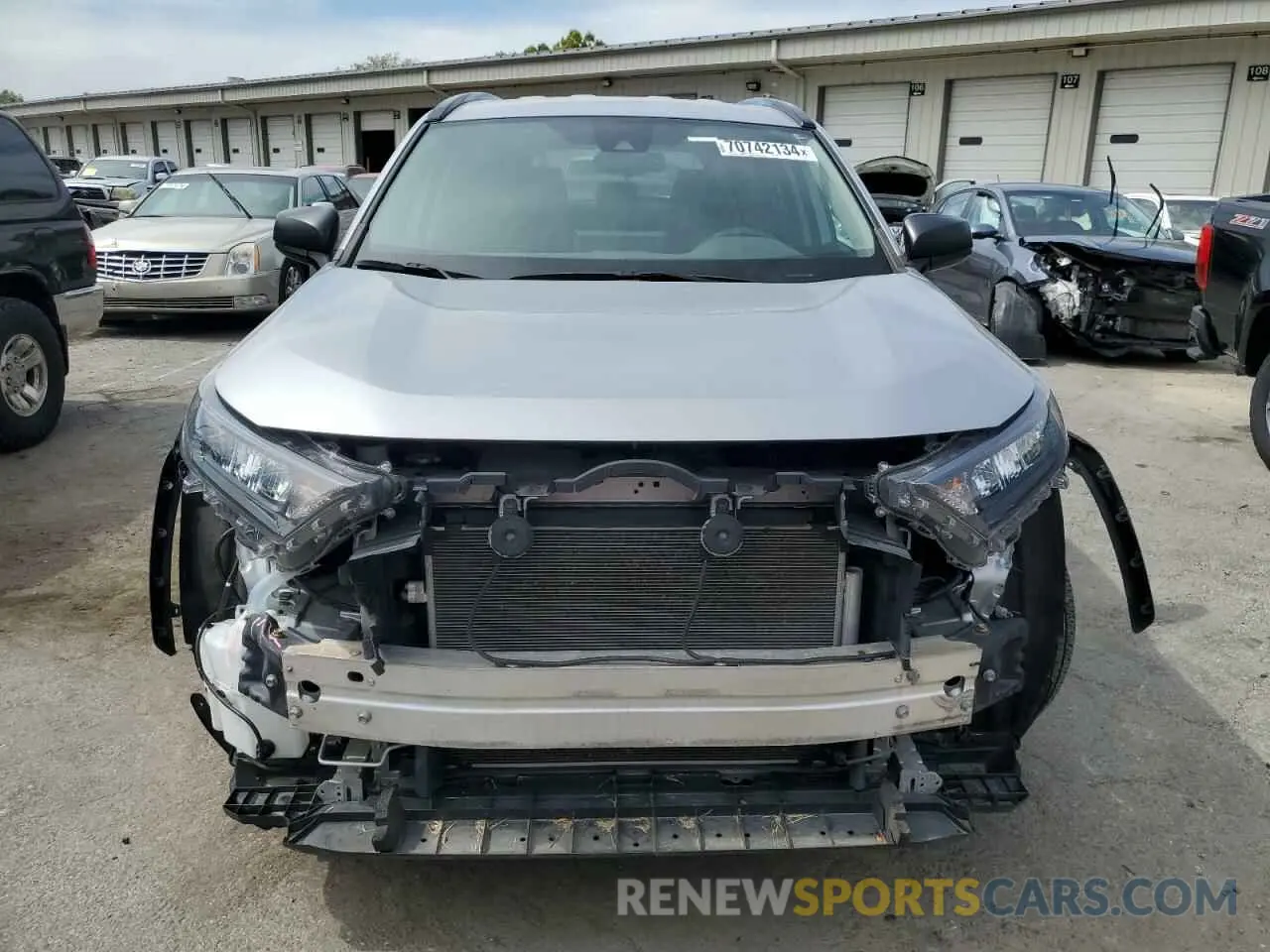 5 Photograph of a damaged car 2T3F1RFV6MW153434 TOYOTA RAV4 2021