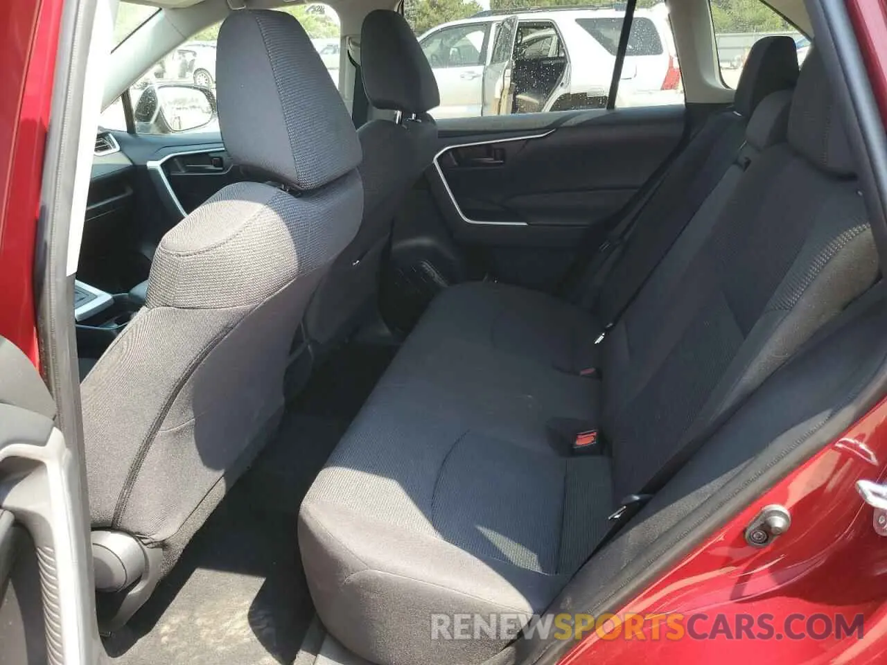 10 Photograph of a damaged car 2T3F1RFV6MW173053 TOYOTA RAV4 2021