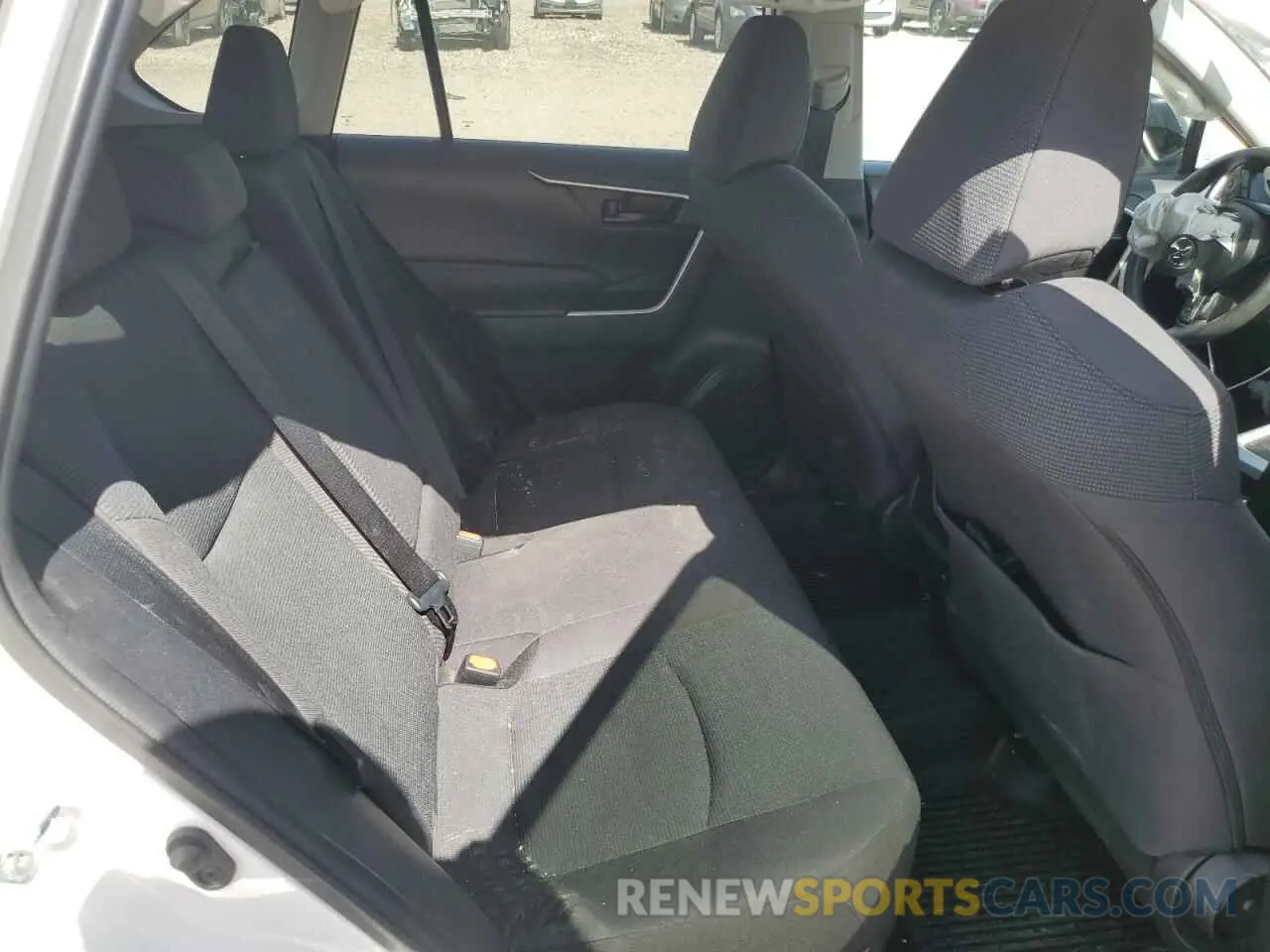 11 Photograph of a damaged car 2T3F1RFV6MW185283 TOYOTA RAV4 2021