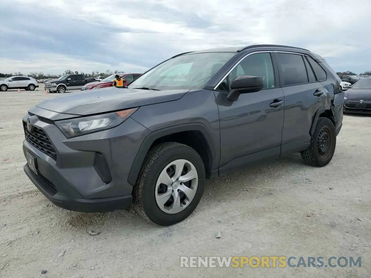 1 Photograph of a damaged car 2T3F1RFV6MW202633 TOYOTA RAV4 2021