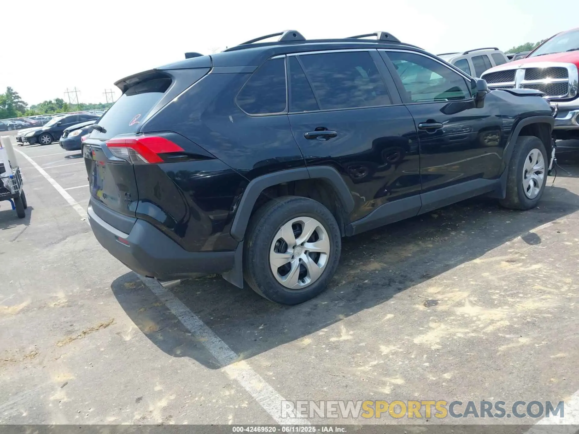 4 Photograph of a damaged car 2T3F1RFV7MC157414 TOYOTA RAV4 2021