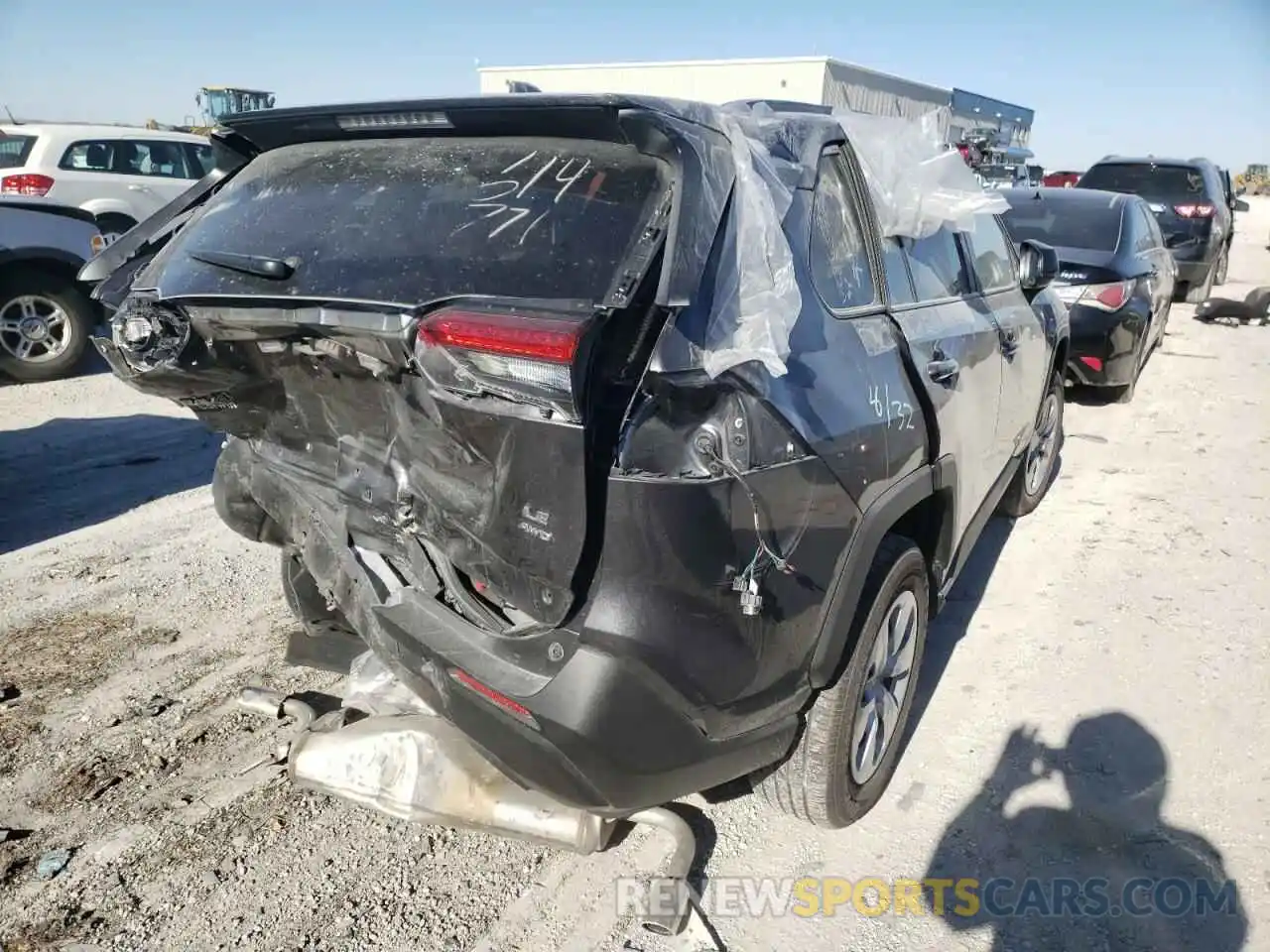 4 Photograph of a damaged car 2T3F1RFV7MC222908 TOYOTA RAV4 2021