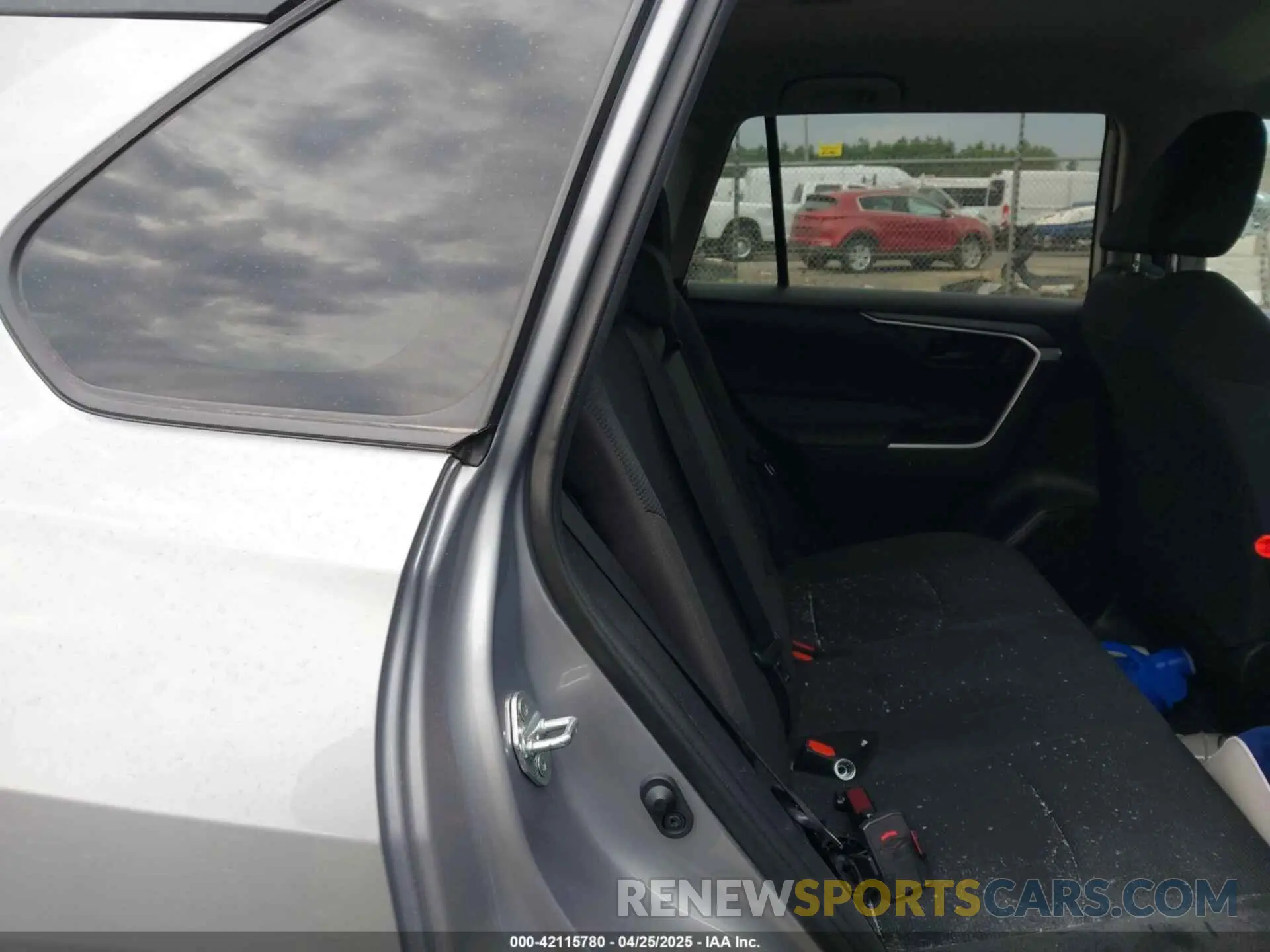 8 Photograph of a damaged car 2T3F1RFV7MC242074 TOYOTA RAV4 2021
