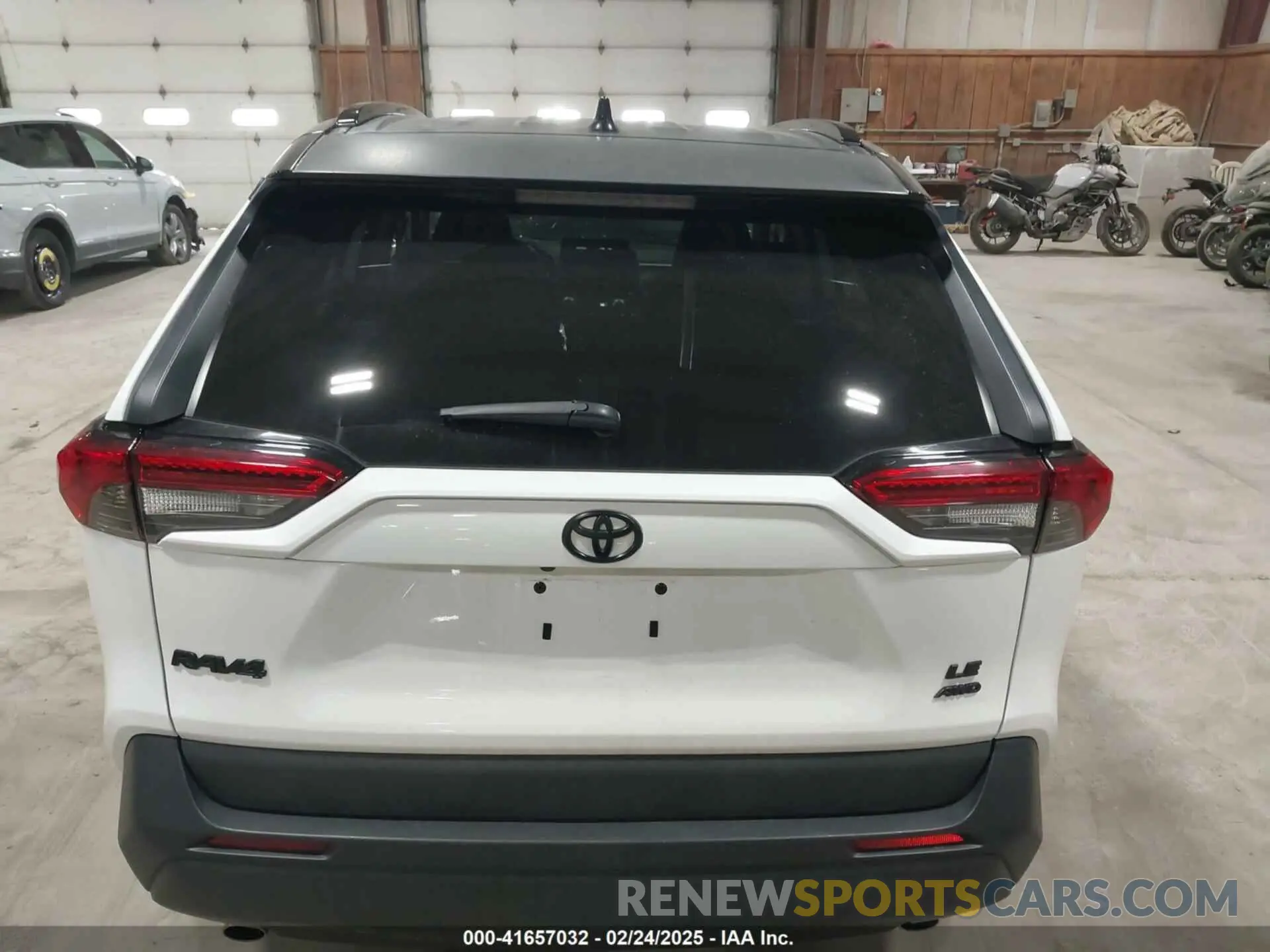 16 Photograph of a damaged car 2T3F1RFV7MC242625 TOYOTA RAV4 2021