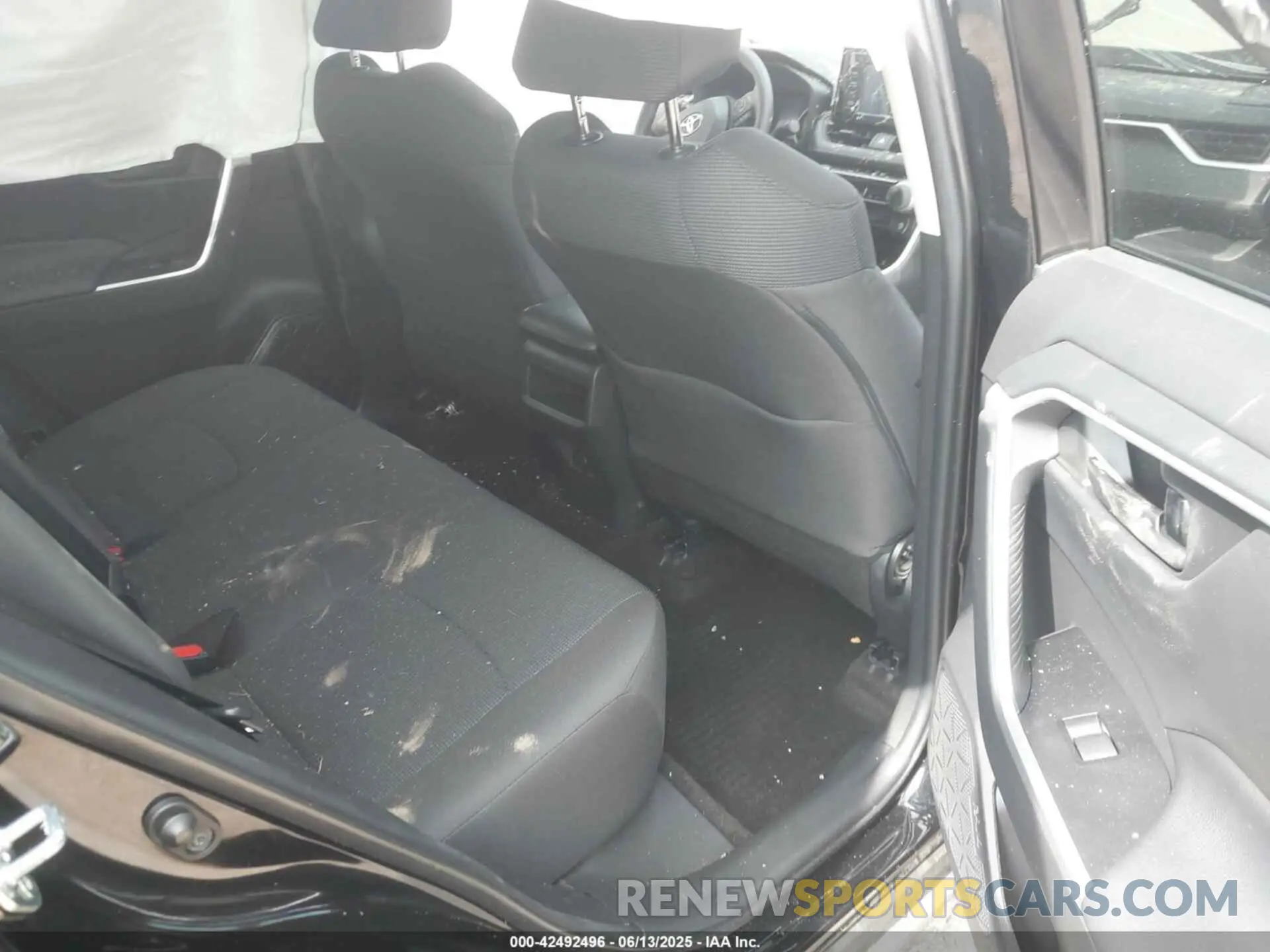 8 Photograph of a damaged car 2T3F1RFV7MC244066 TOYOTA RAV4 2021