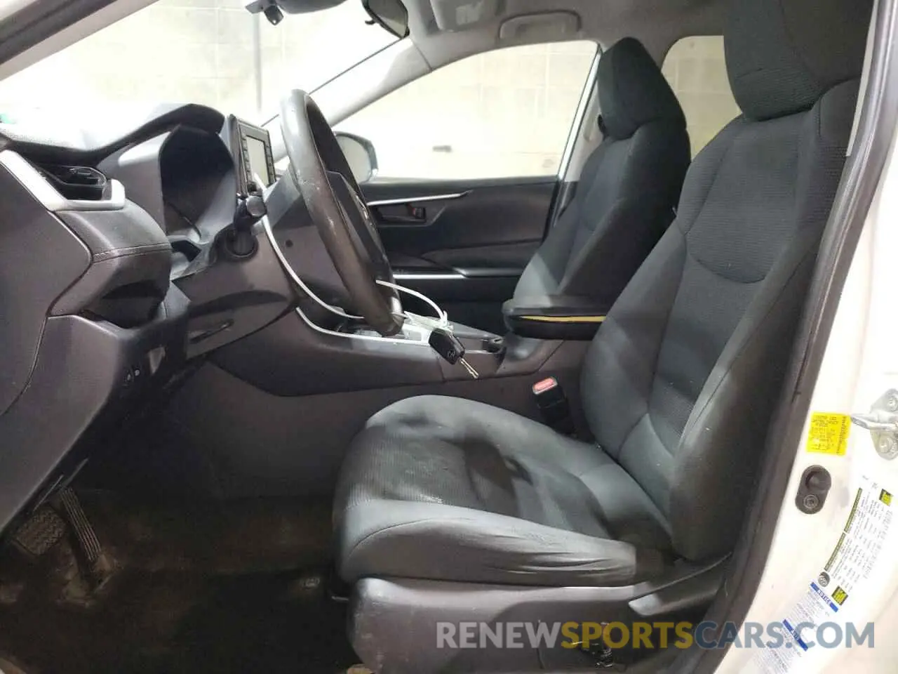 7 Photograph of a damaged car 2T3F1RFV7MW152289 TOYOTA RAV4 2021
