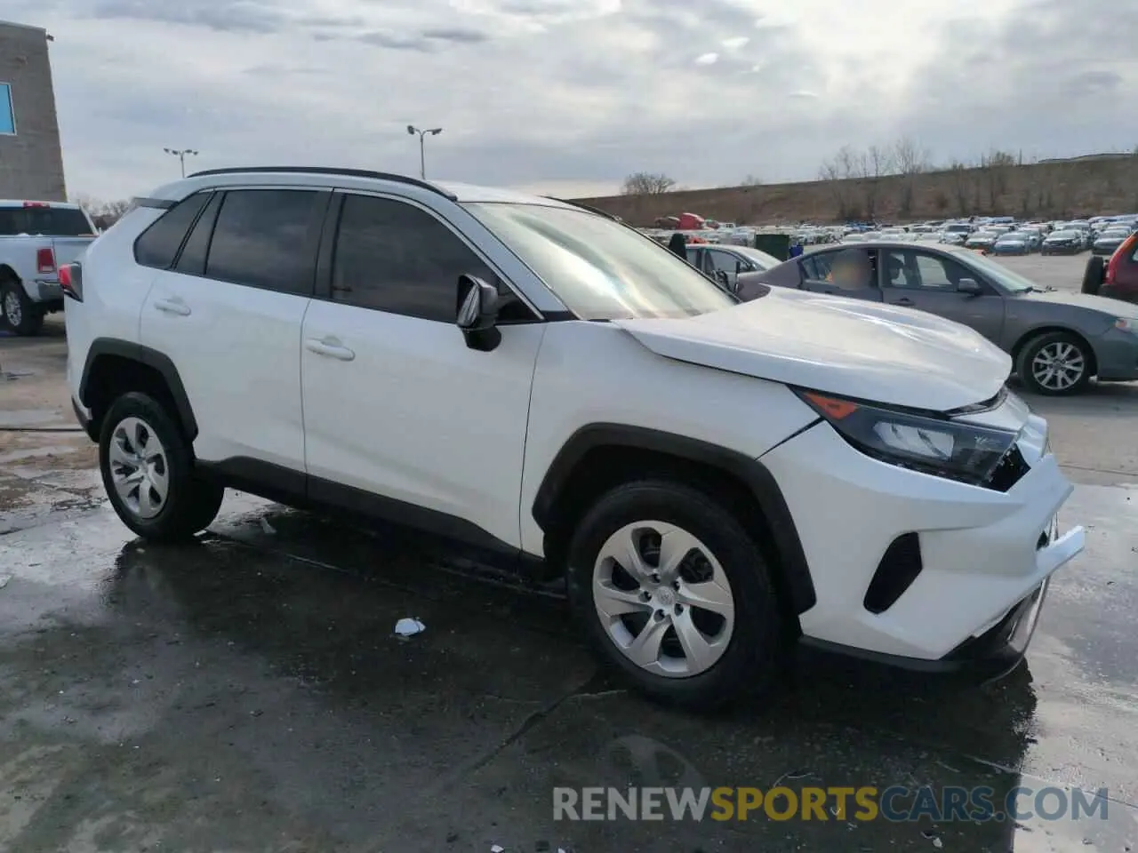 4 Photograph of a damaged car 2T3F1RFV7MW184854 TOYOTA RAV4 2021