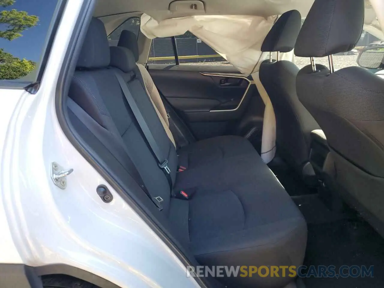 11 Photograph of a damaged car 2T3F1RFV7MW206769 TOYOTA RAV4 2021