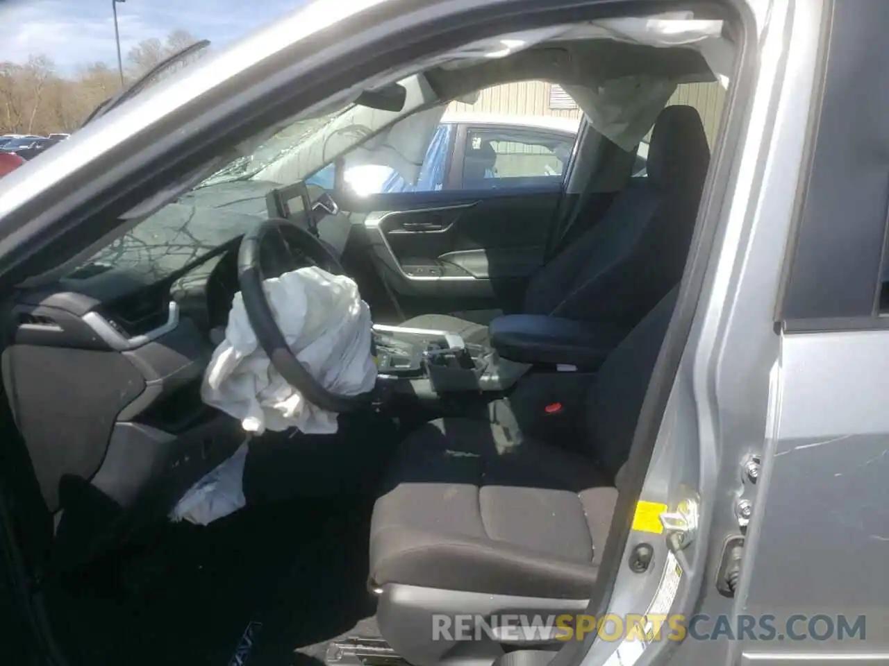 5 Photograph of a damaged car 2T3F1RFV8MC180099 TOYOTA RAV4 2021