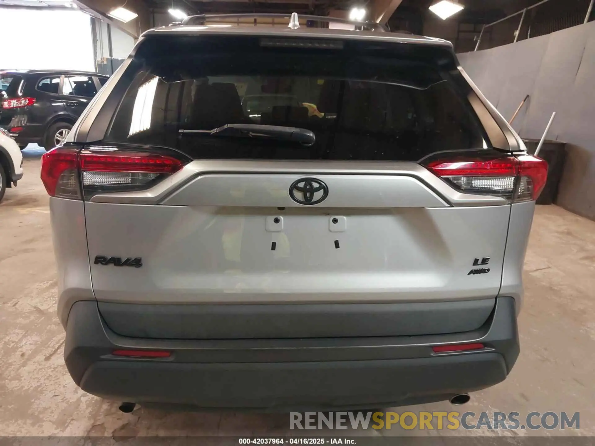 16 Photograph of a damaged car 2T3F1RFV8MW165102 TOYOTA RAV4 2021