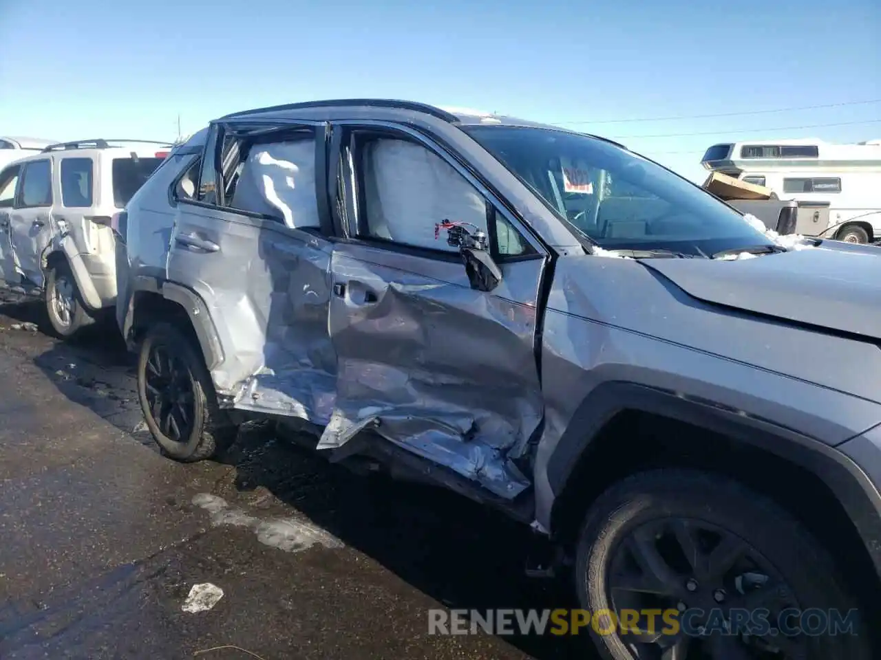 9 Photograph of a damaged car 2T3F1RFV8MW179579 TOYOTA RAV4 2021