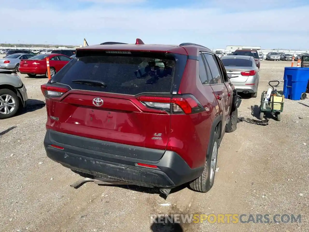 4 Photograph of a damaged car 2T3F1RFV8MW190226 TOYOTA RAV4 2021